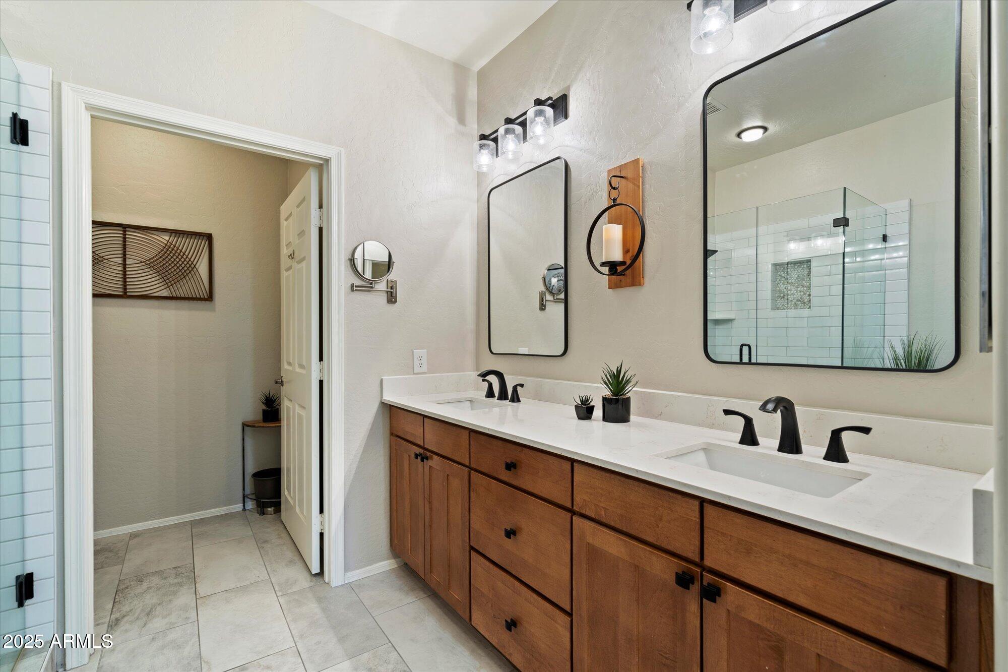 19700 N 76TH Street 2086