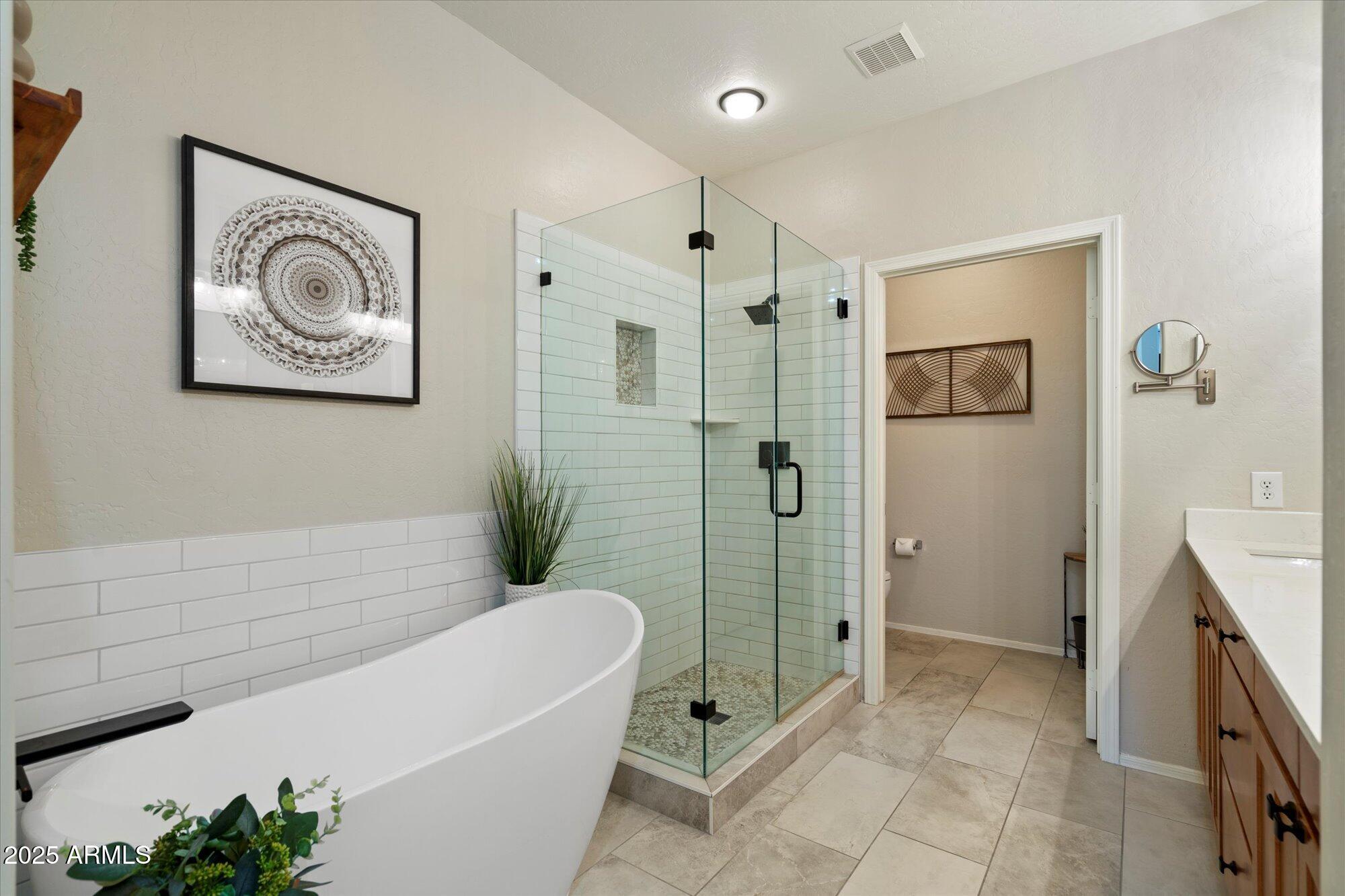 19700 N 76TH Street 2086