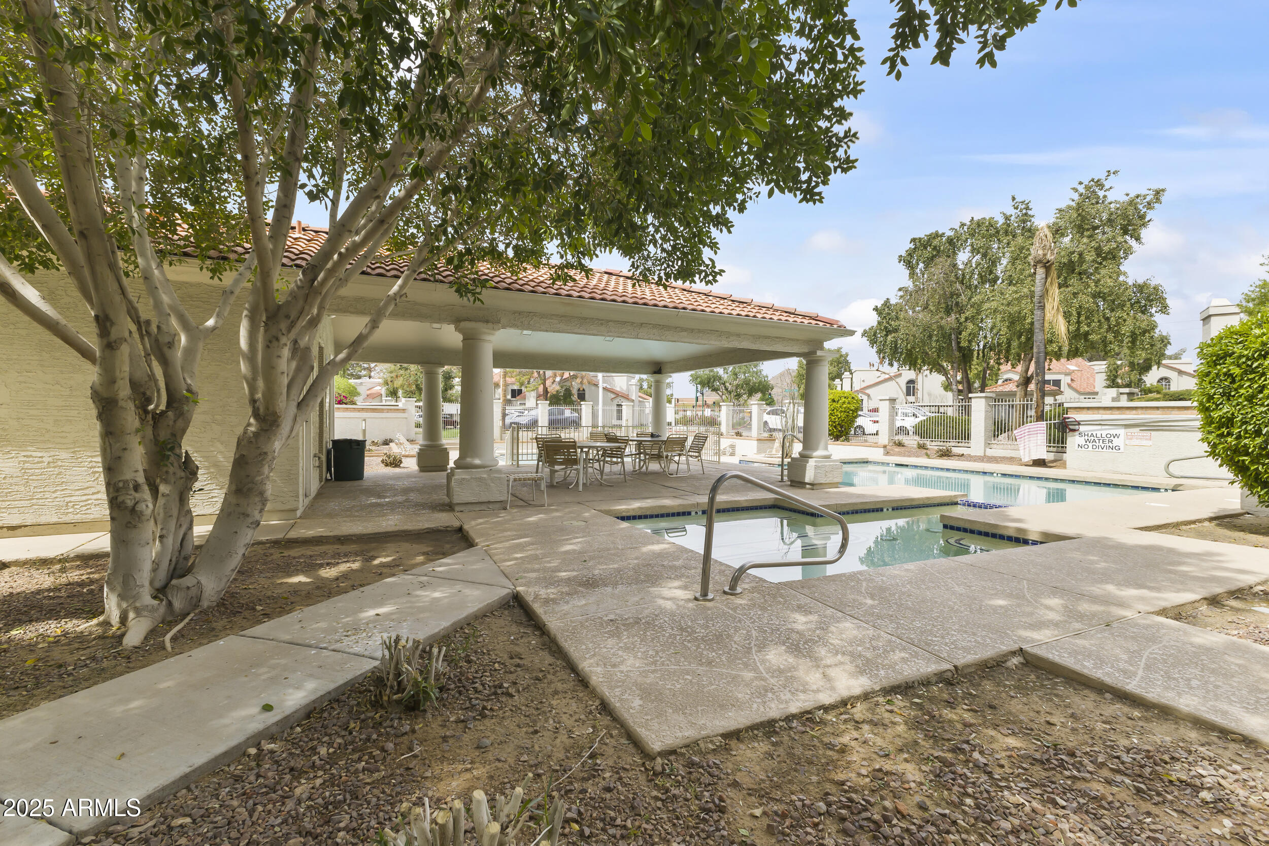 1717 E UNION HILLS Drive 1110