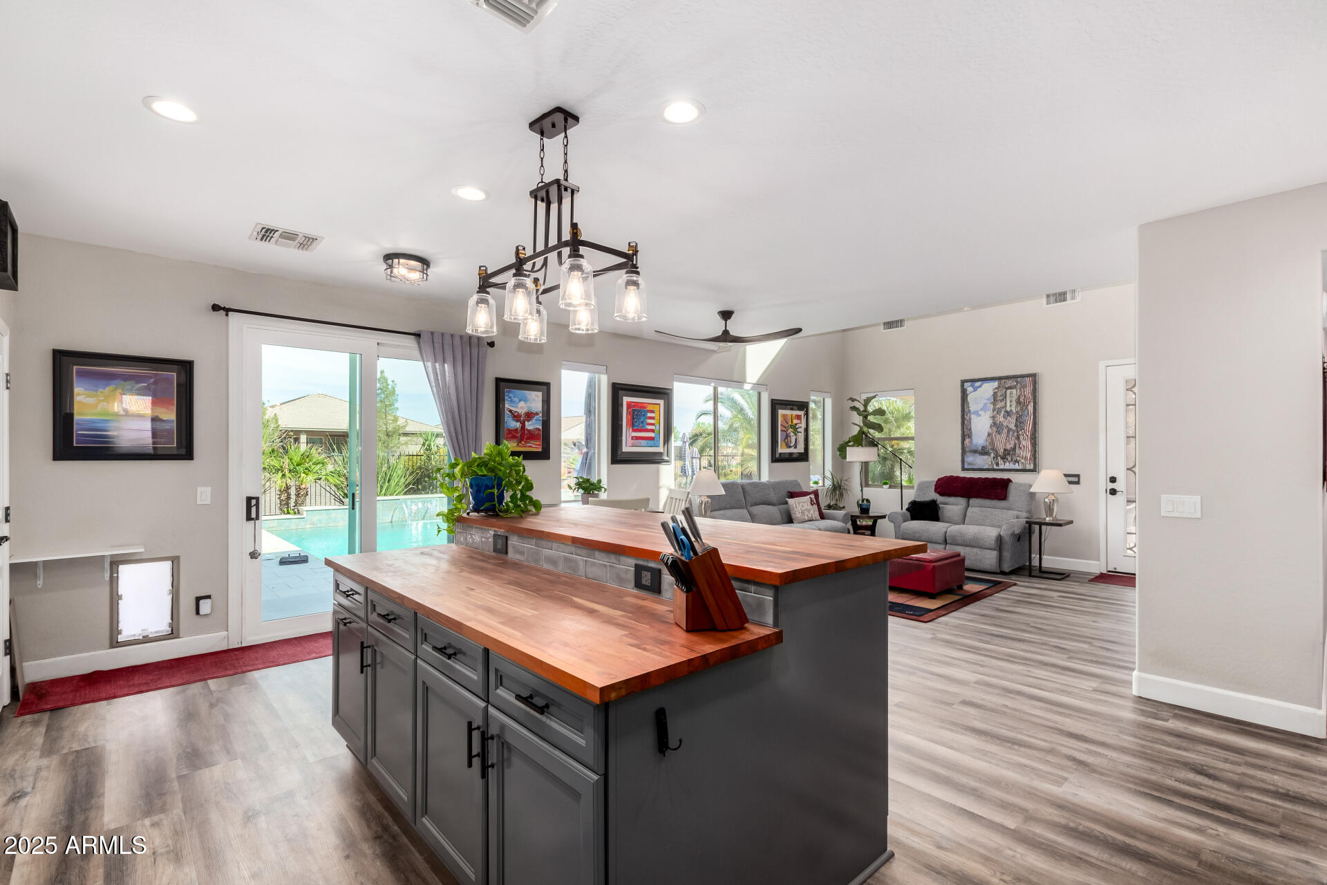 18101 N CRESTVIEW Lane