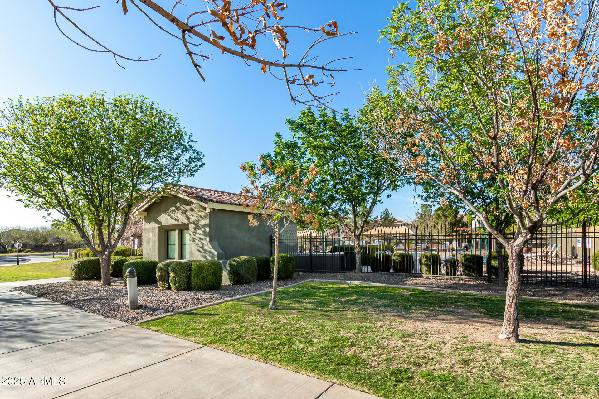 18101 N CRESTVIEW Lane