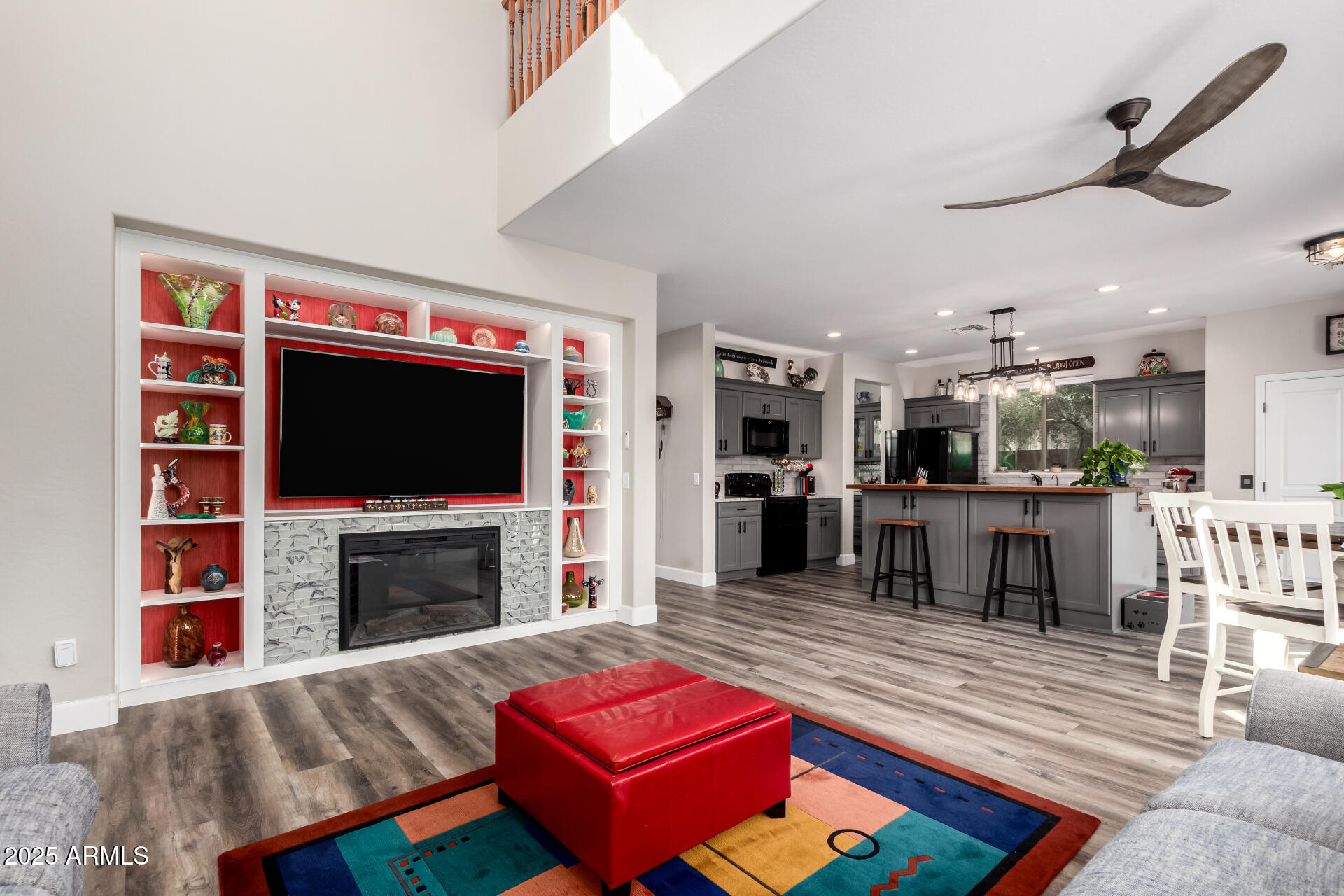 18101 N CRESTVIEW Lane