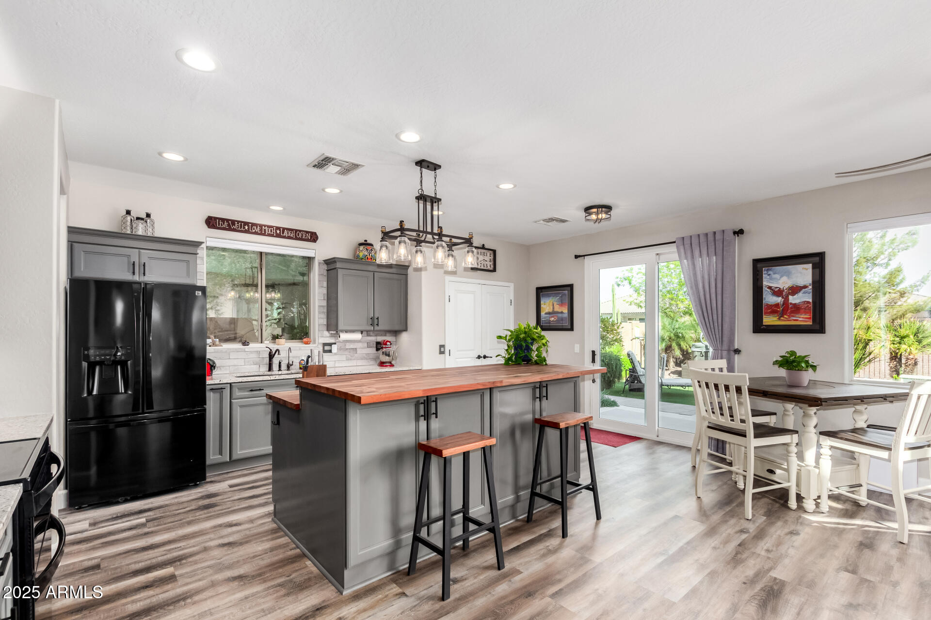 18101 N CRESTVIEW Lane