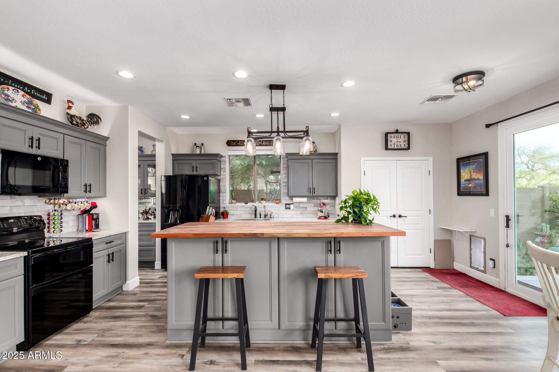 18101 N CRESTVIEW Lane