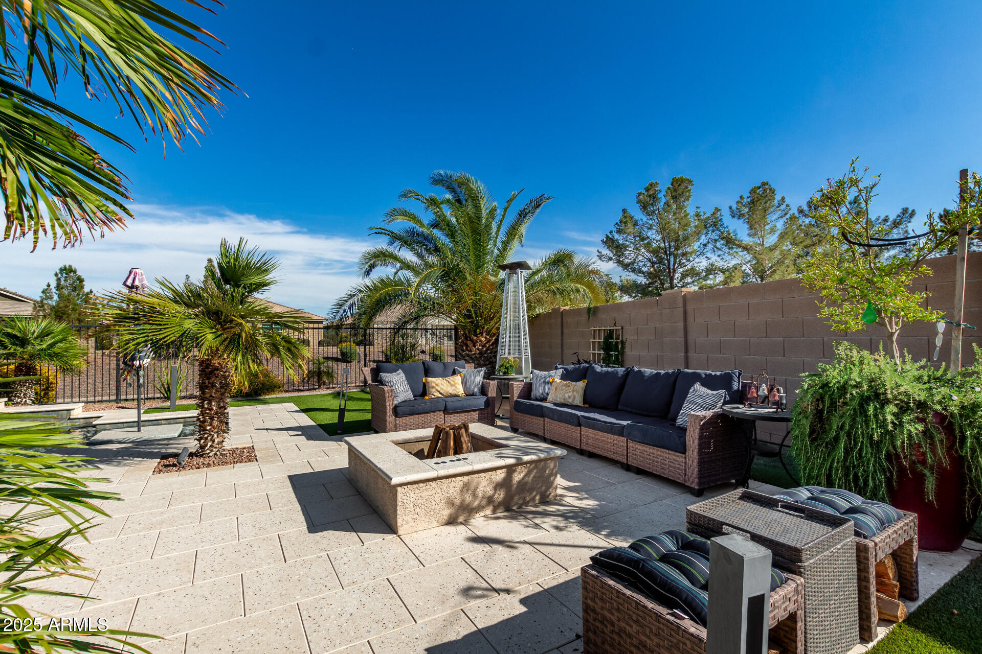 18101 N CRESTVIEW Lane