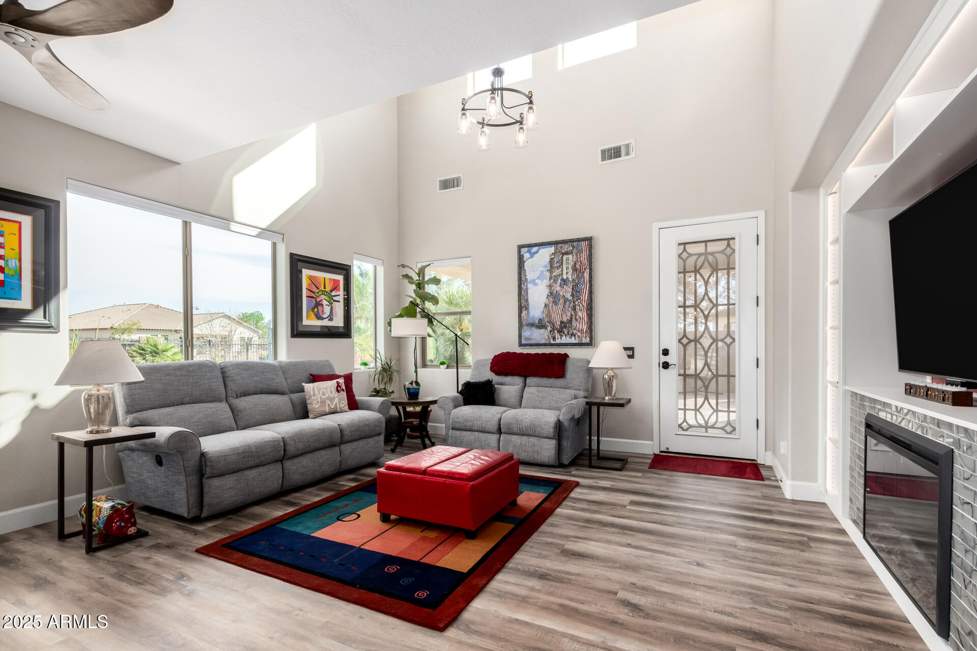 18101 N CRESTVIEW Lane