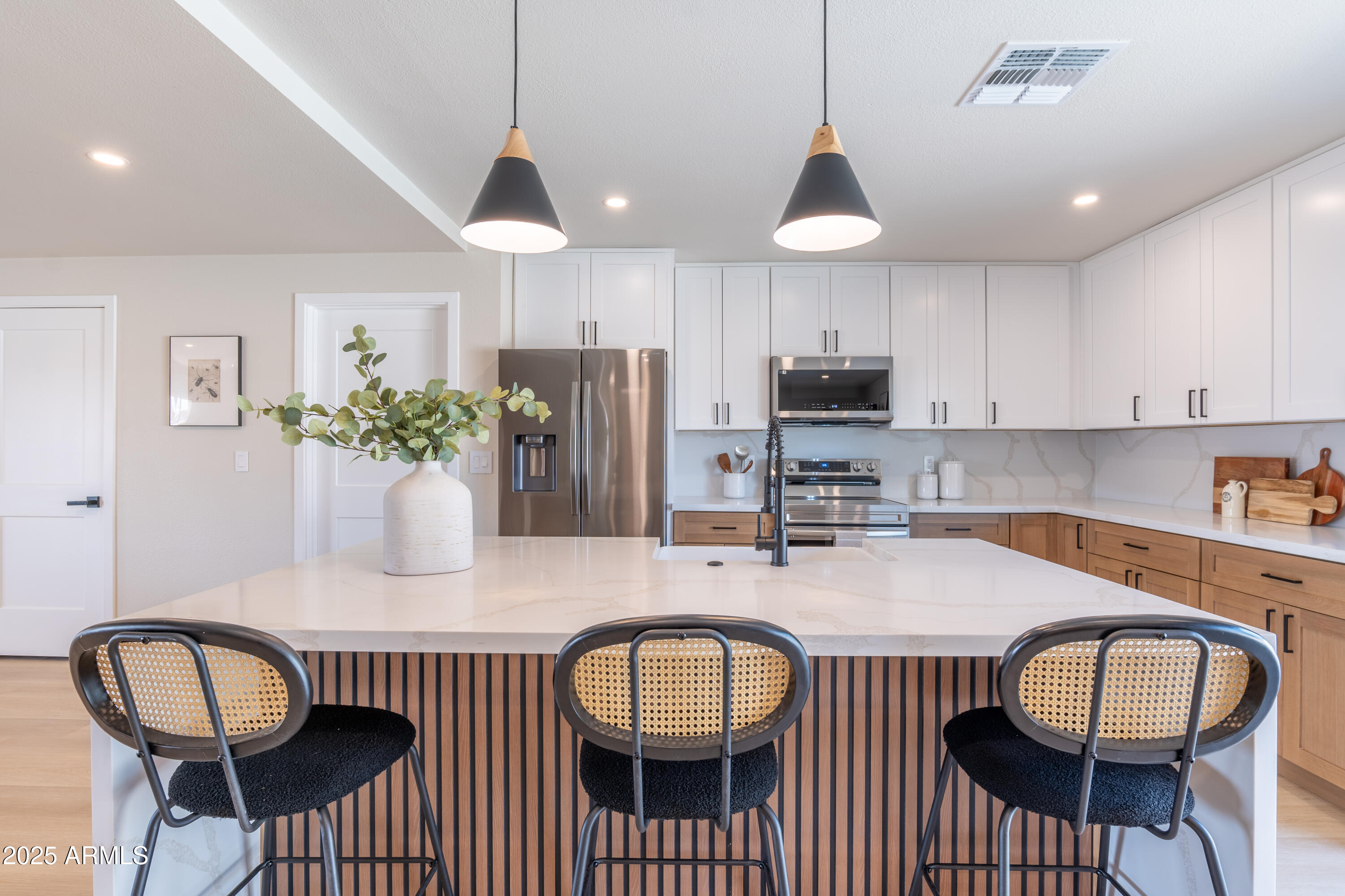 8602 E Whitton Avenue