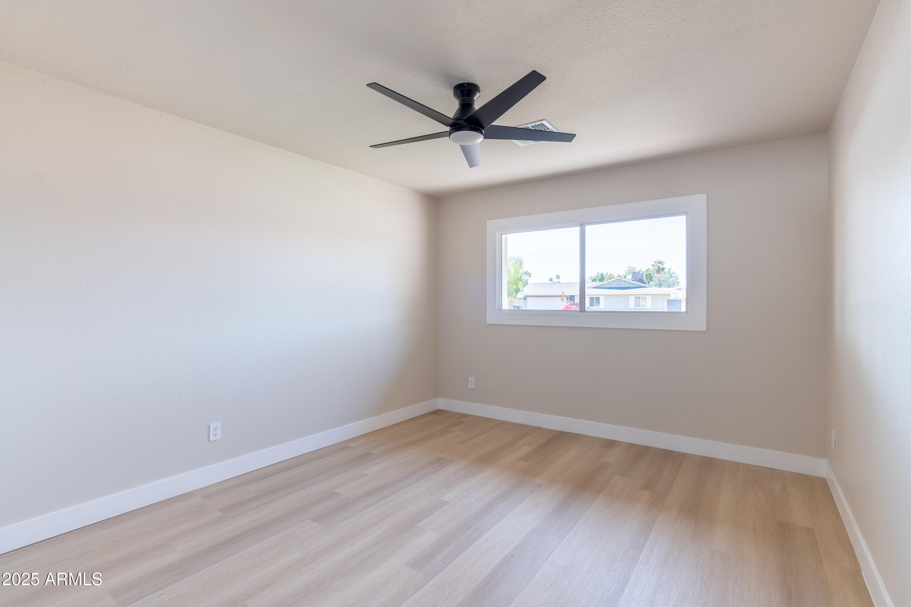 8602 E Whitton Avenue