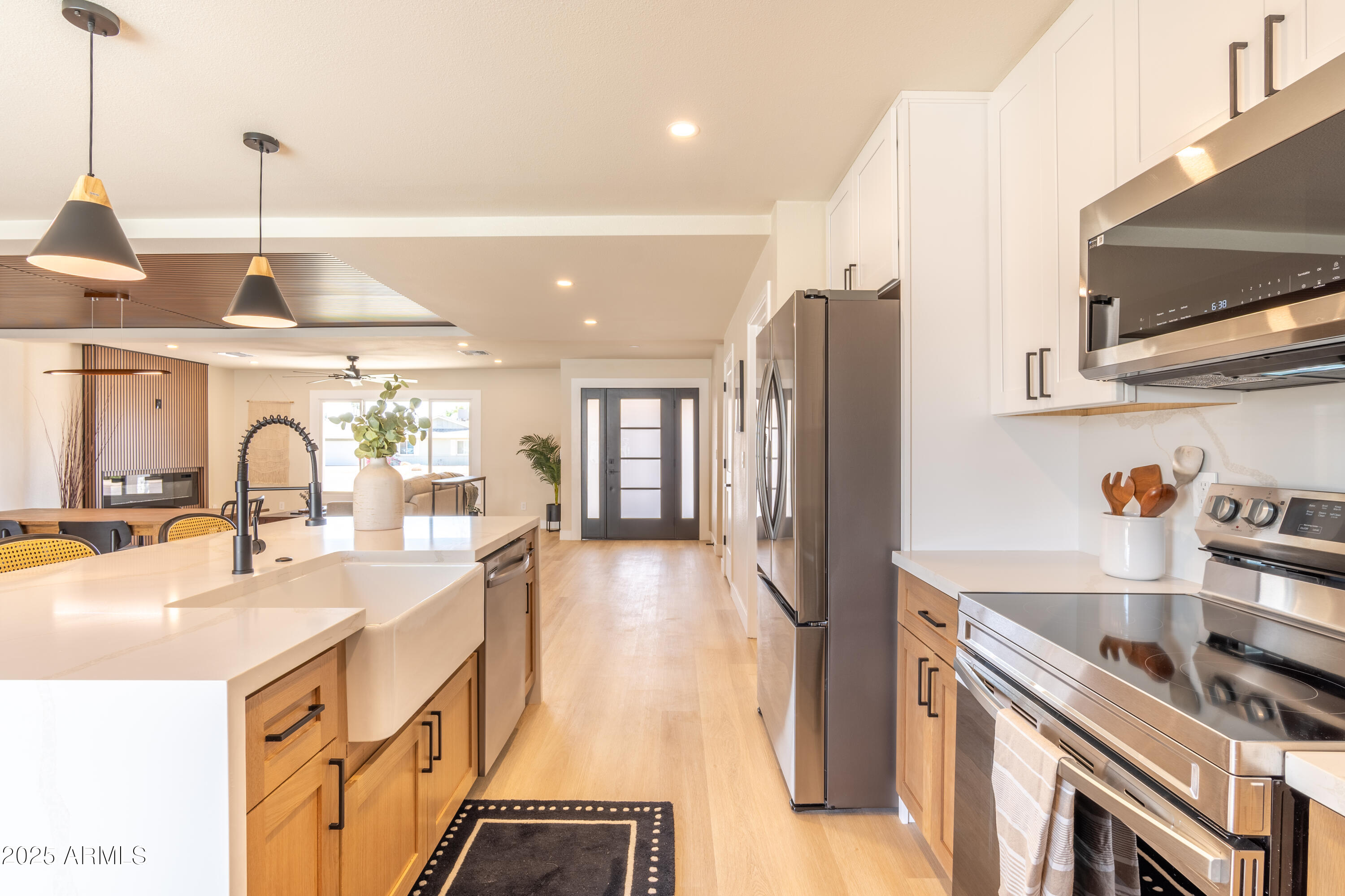 8602 E Whitton Avenue