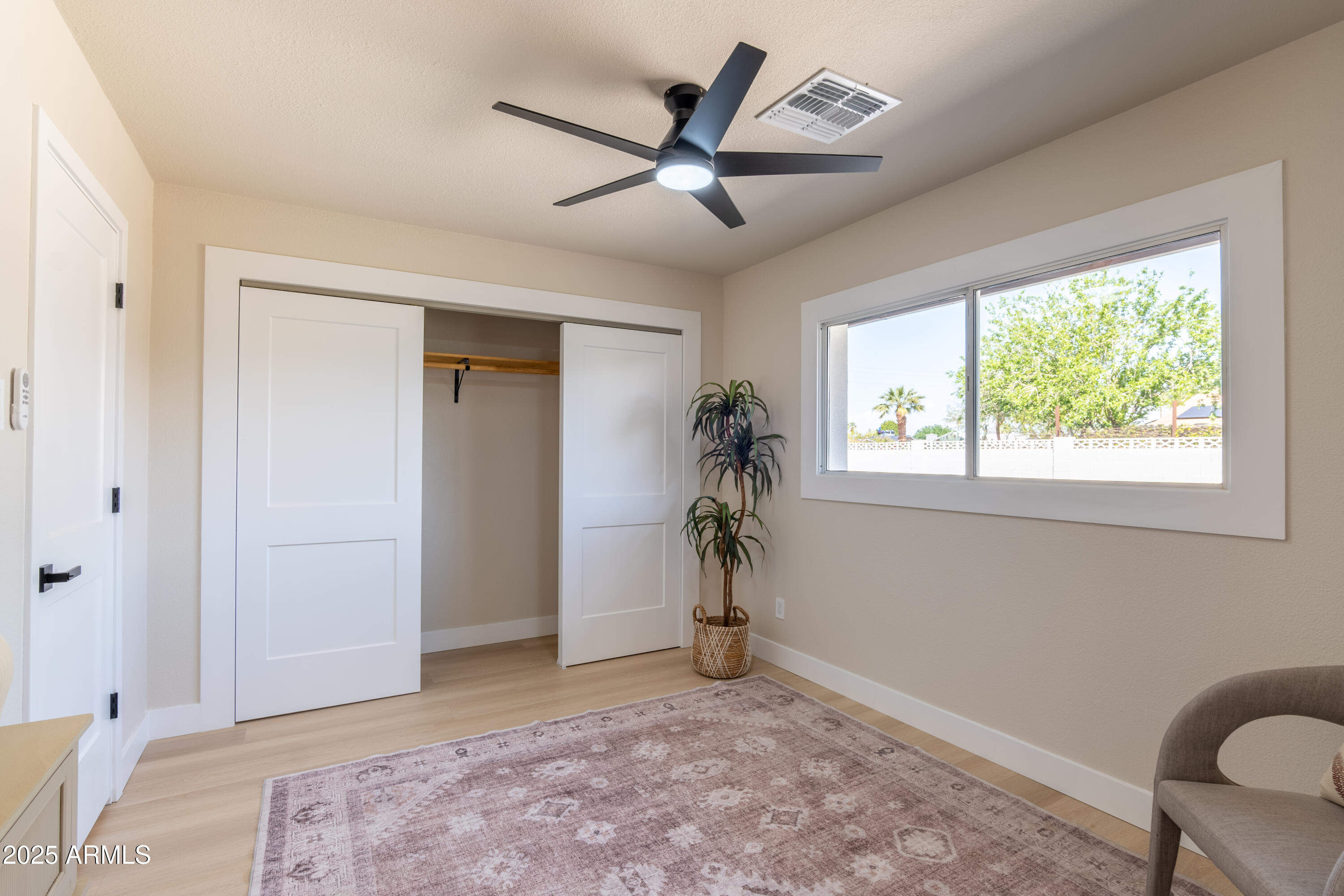 8602 E Whitton Avenue