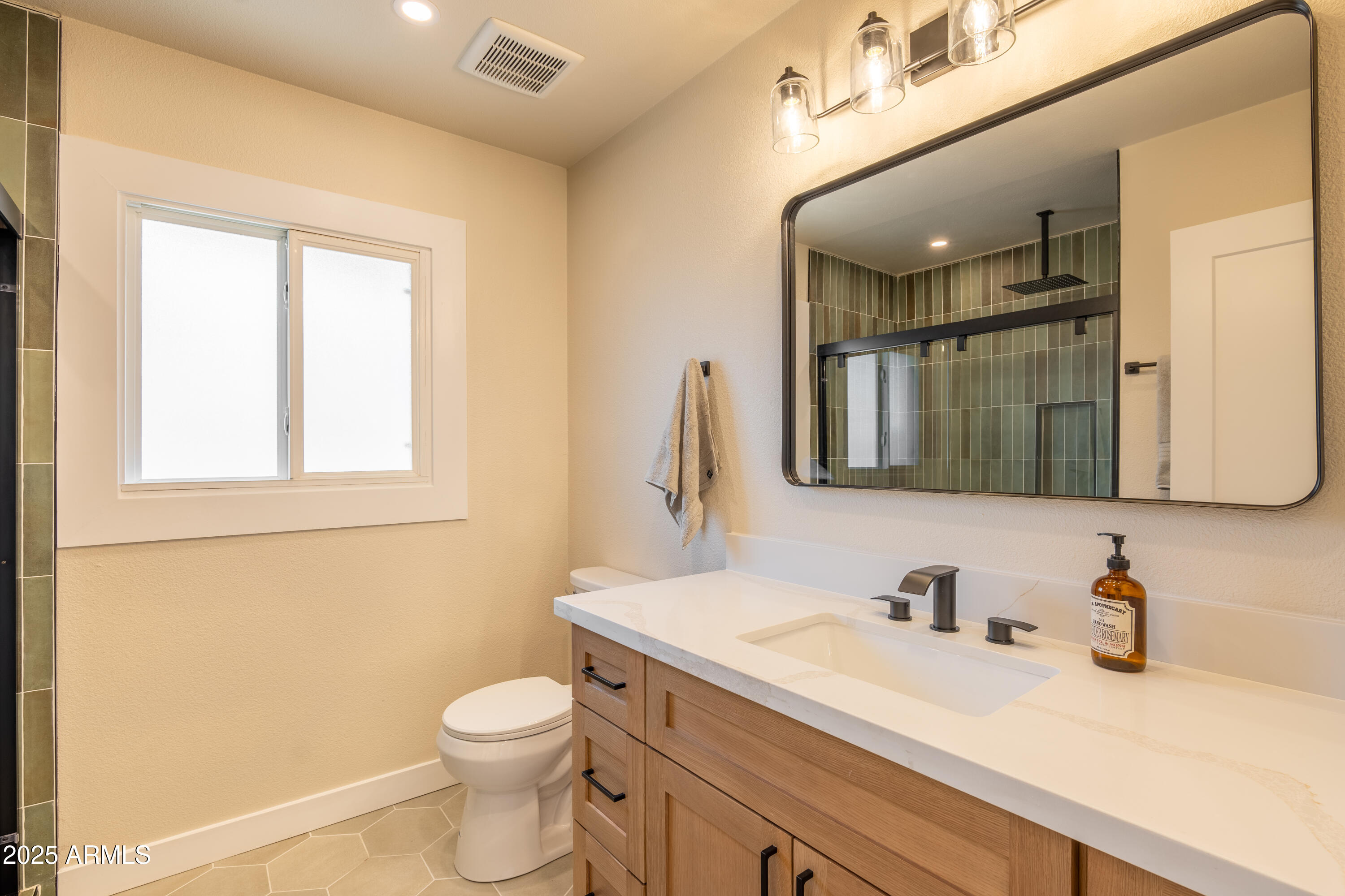 8602 E Whitton Avenue