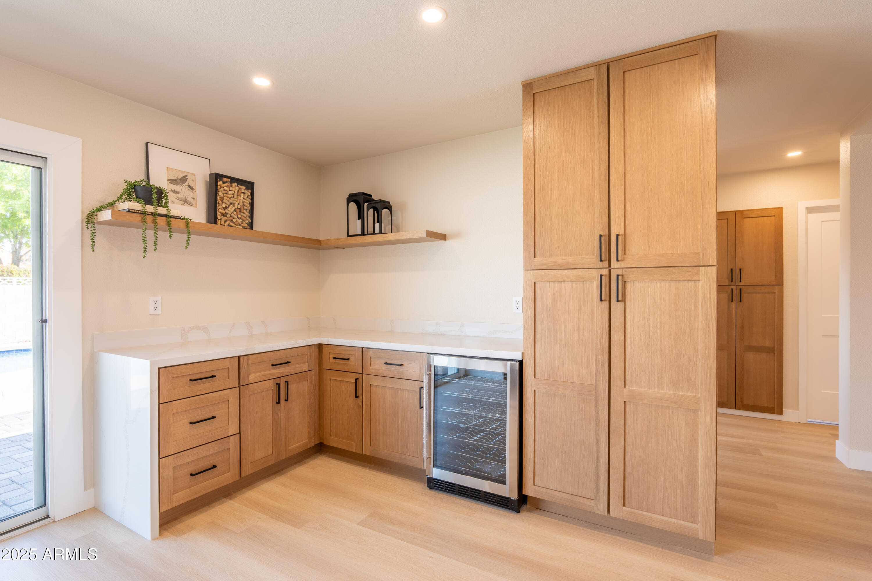 8602 E Whitton Avenue