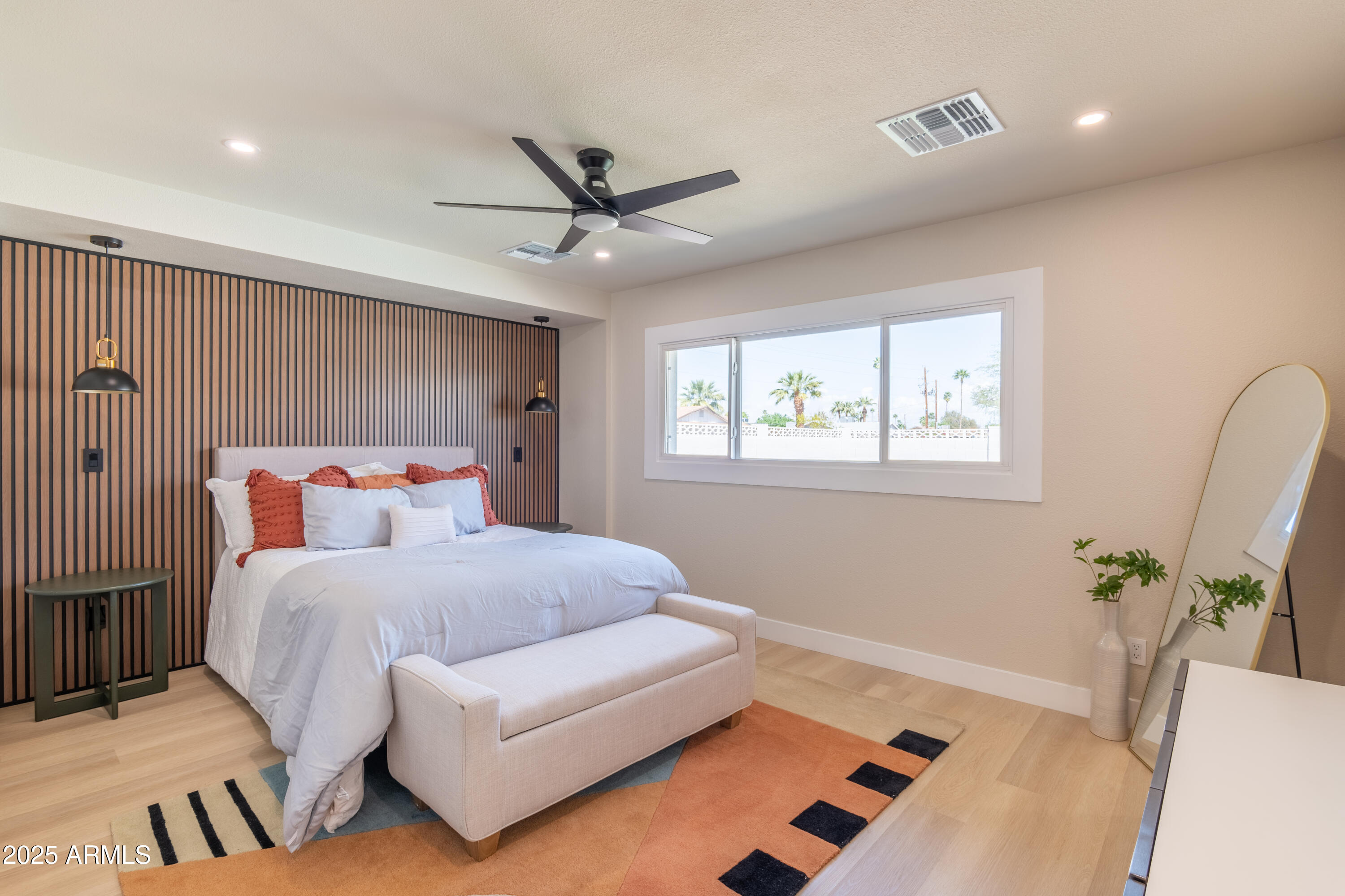 8602 E Whitton Avenue