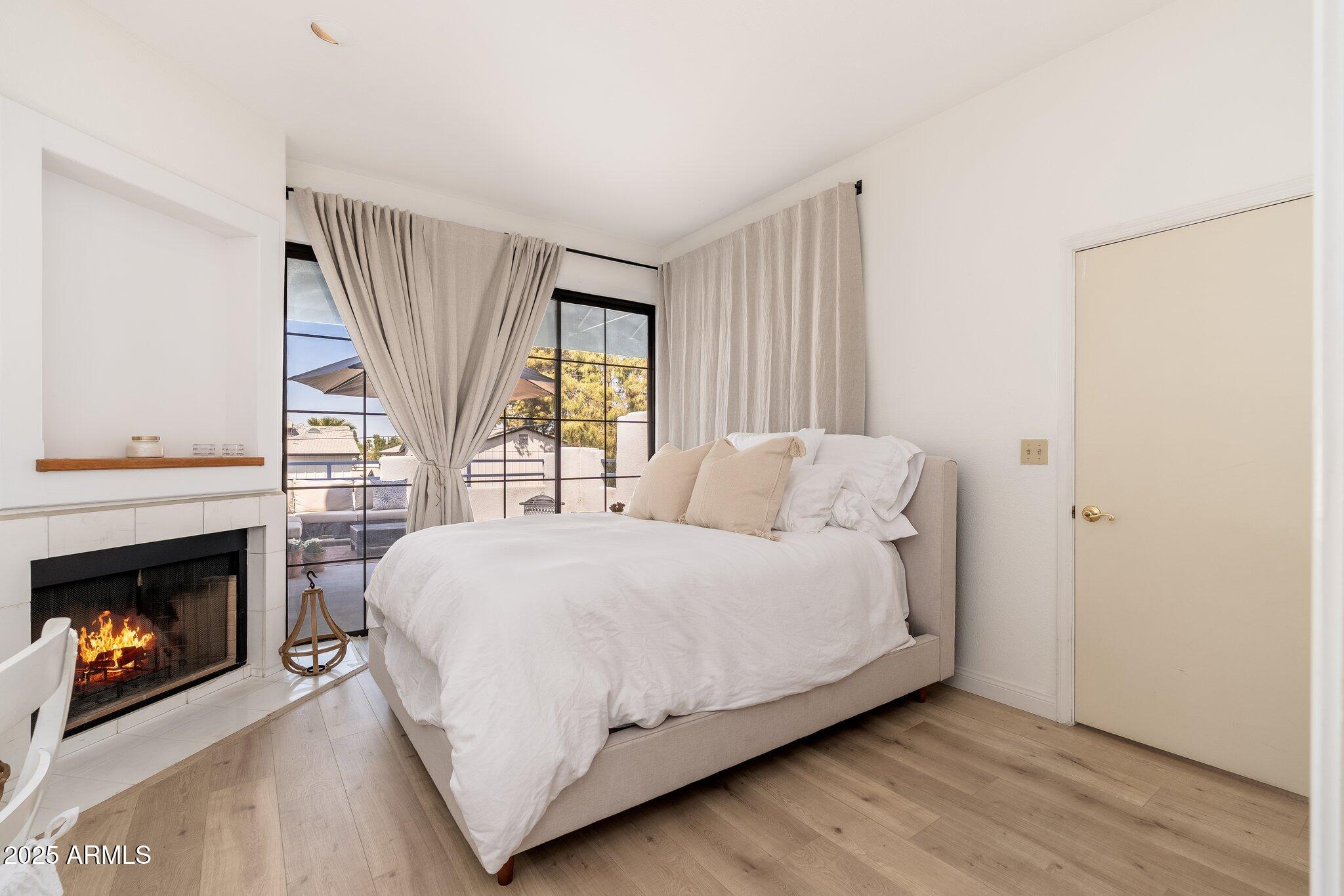 902 W GLENDALE Avenue, 215