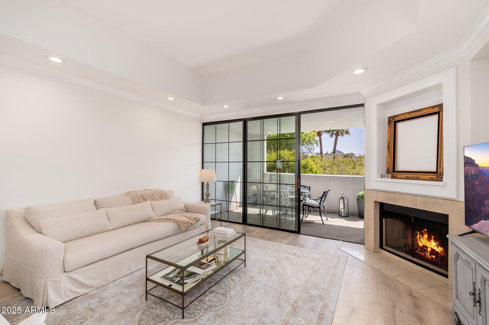 902 W GLENDALE Avenue, 215