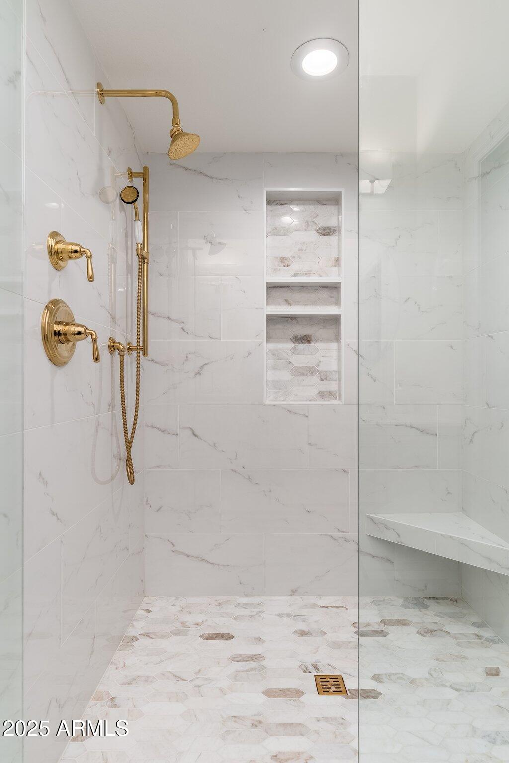 902 W GLENDALE Avenue, 215