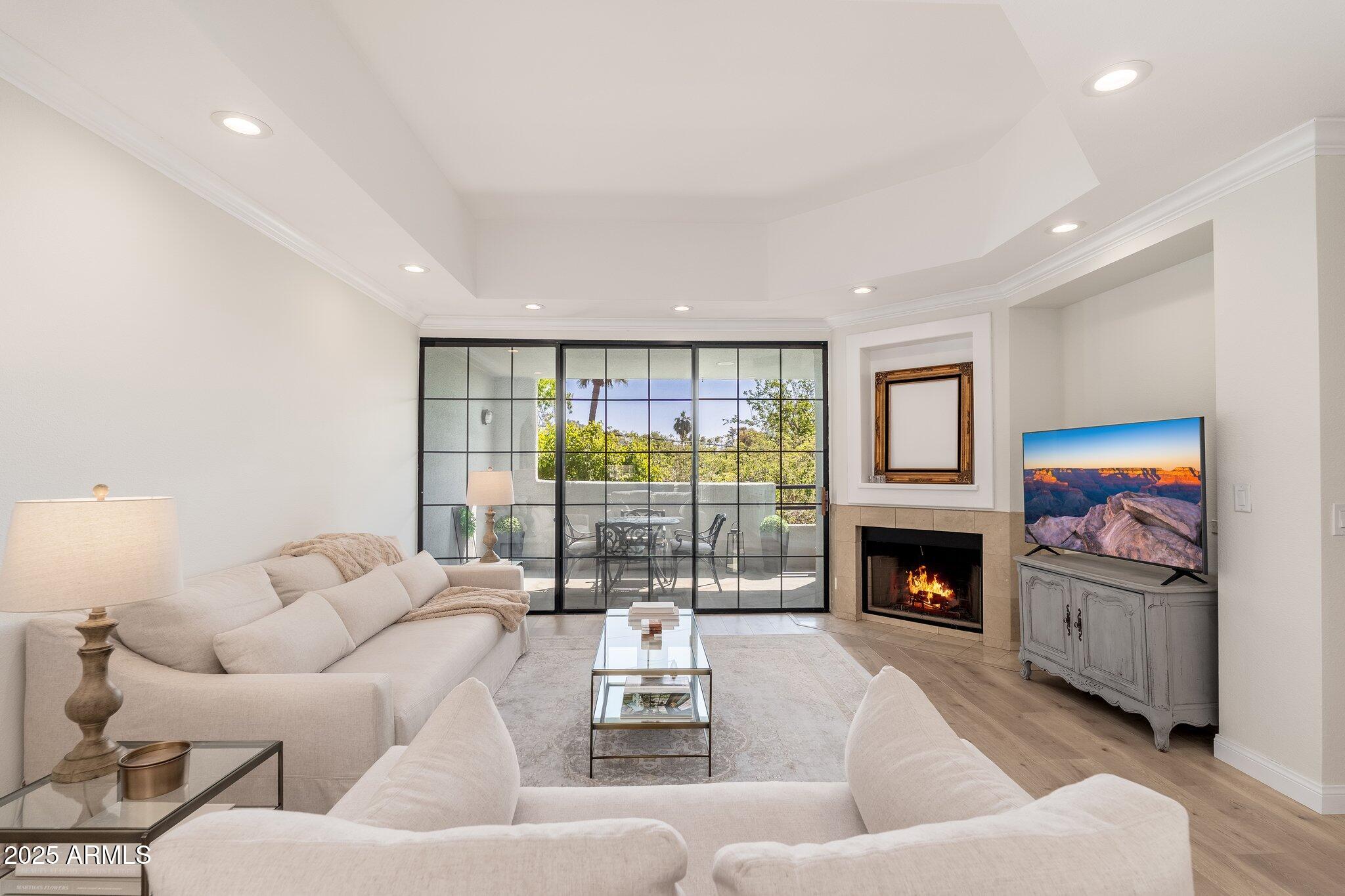 902 W GLENDALE Avenue, 215