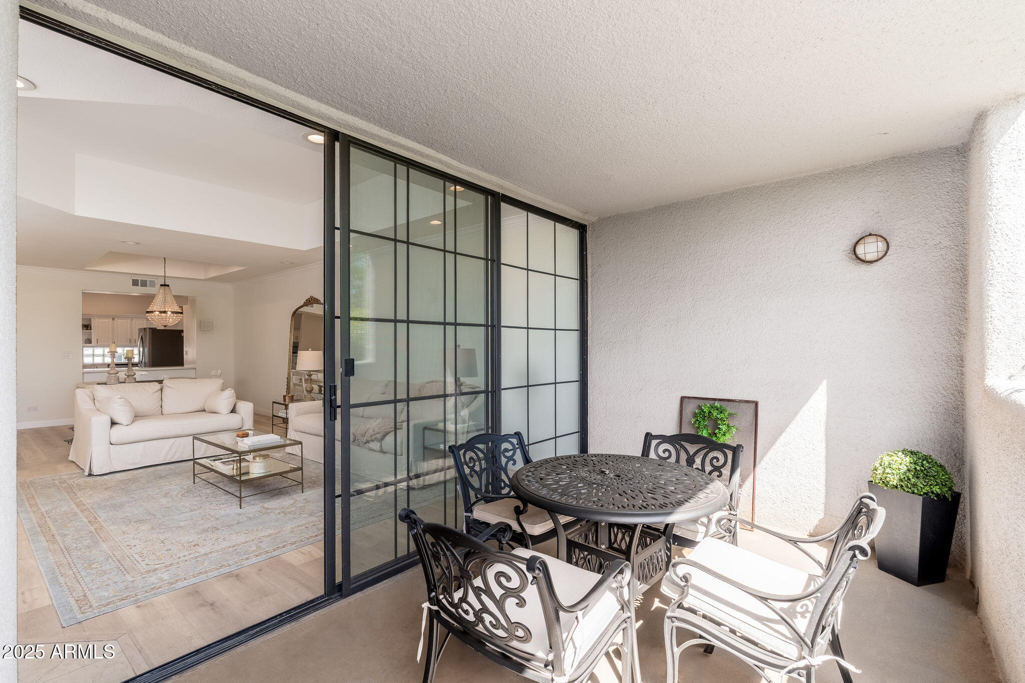 902 W GLENDALE Avenue, 215