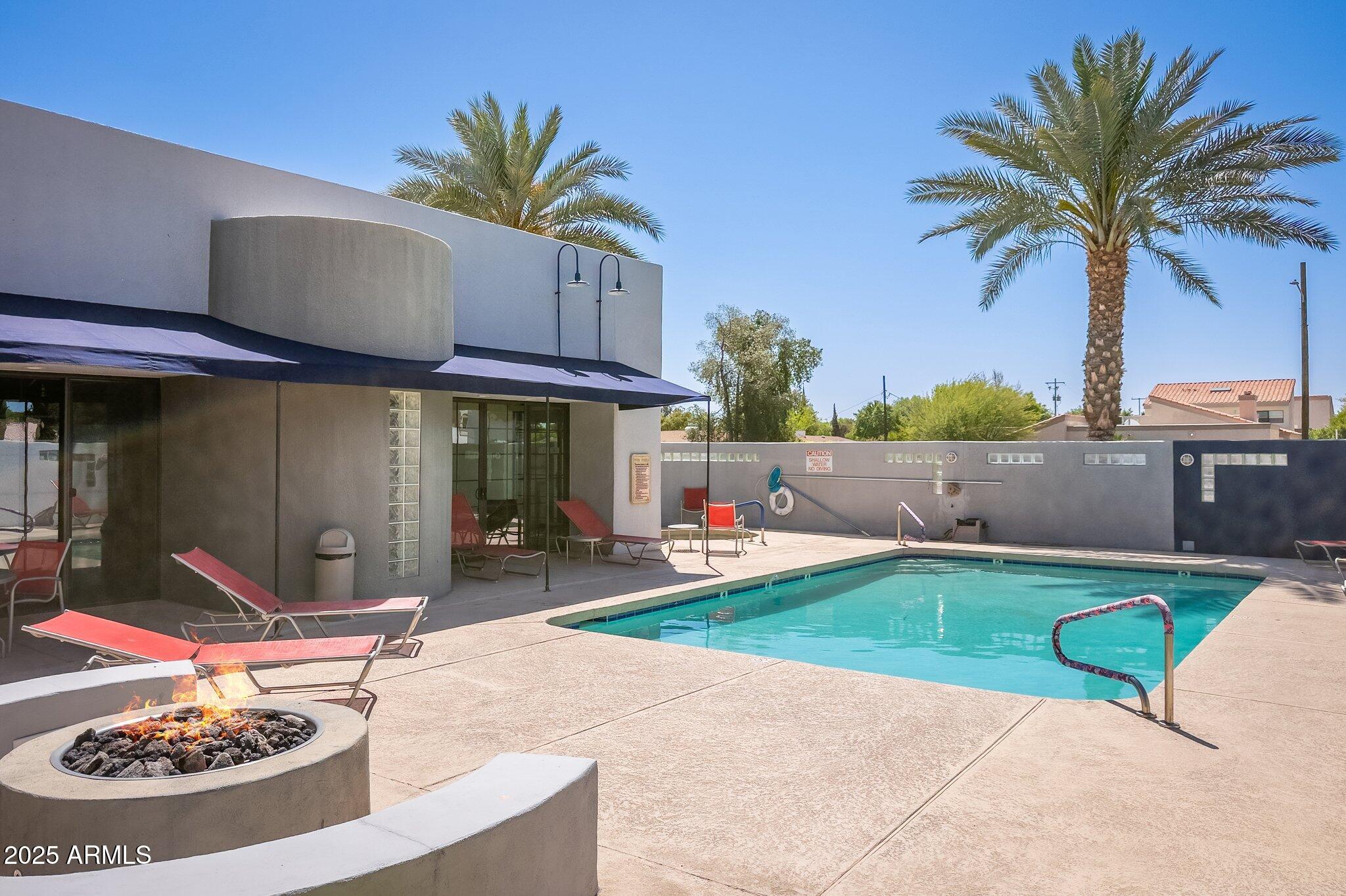 902 W GLENDALE Avenue, 215