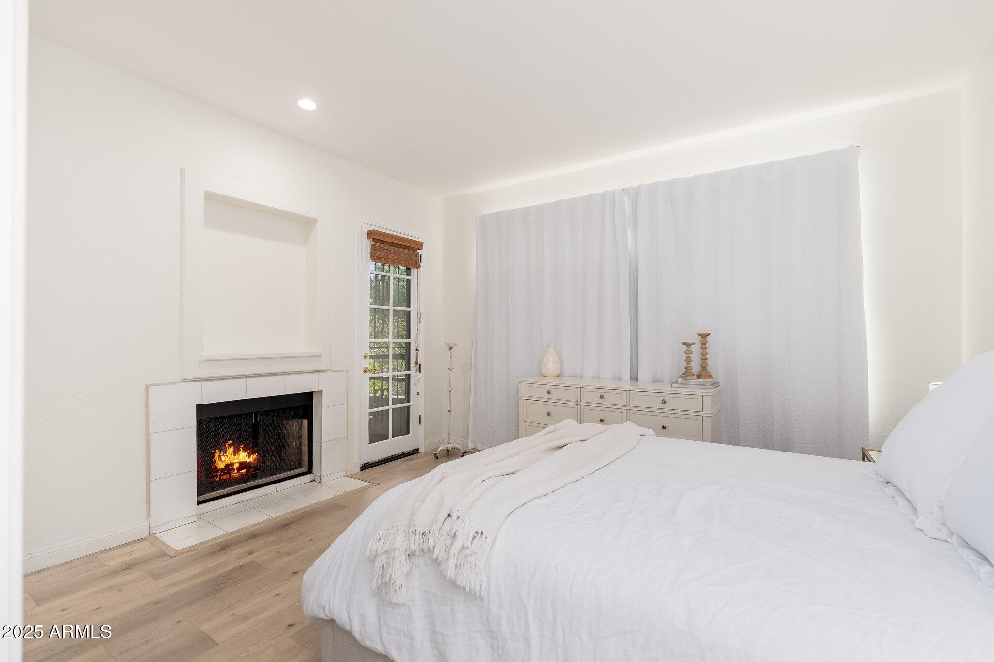 902 W GLENDALE Avenue, 215