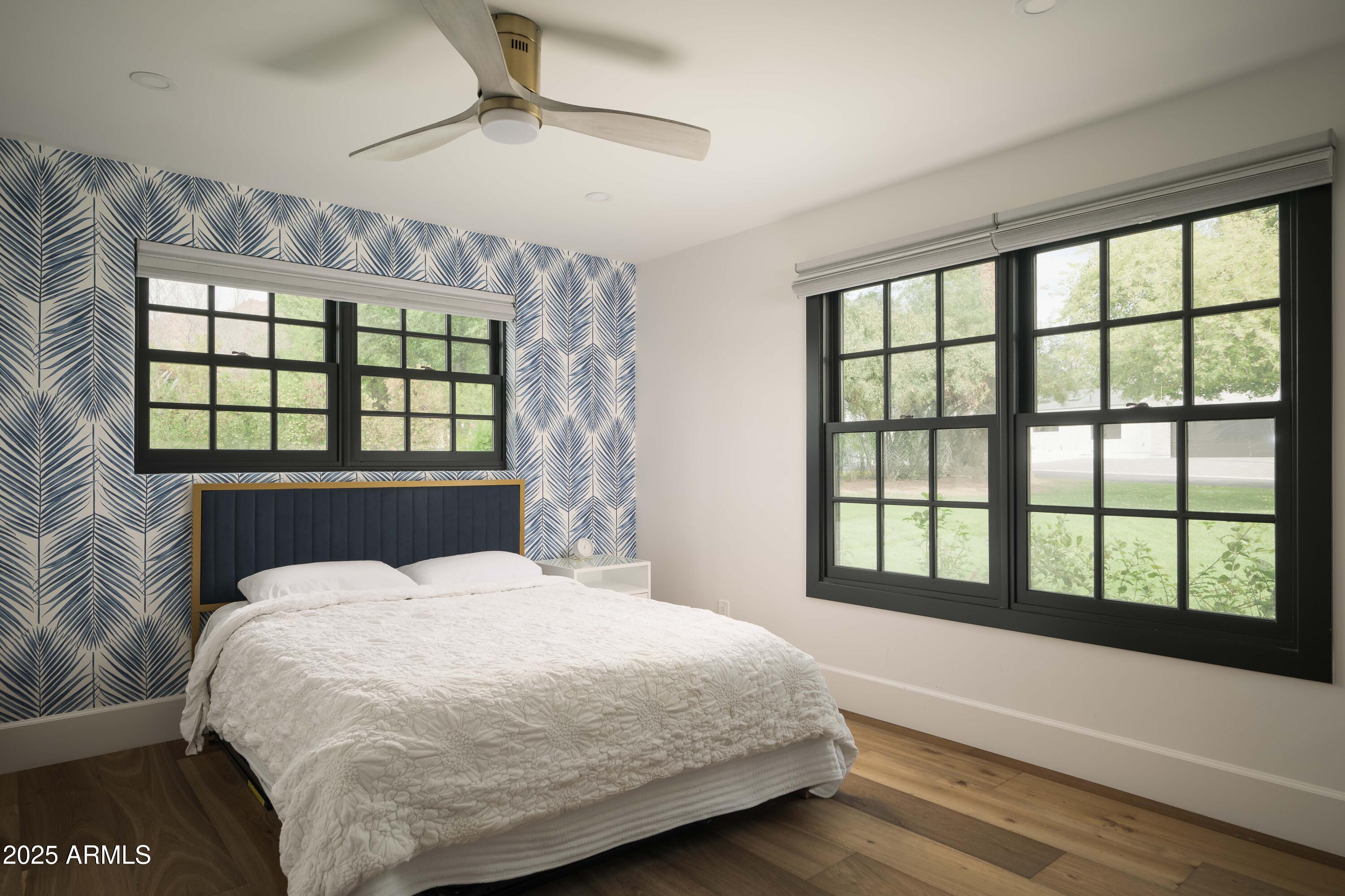 4616 N ROYAL PALM Circle