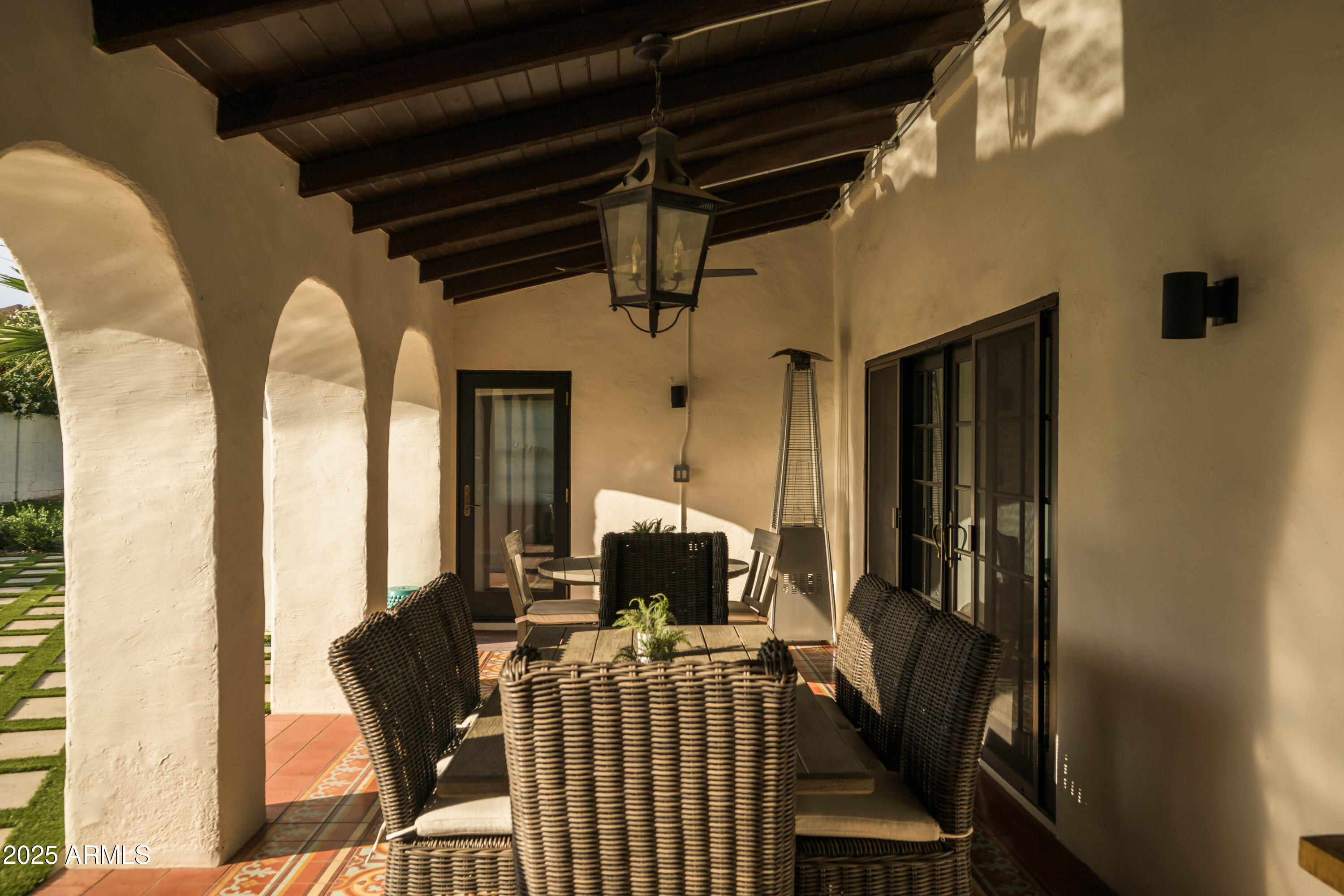 4616 N ROYAL PALM Circle