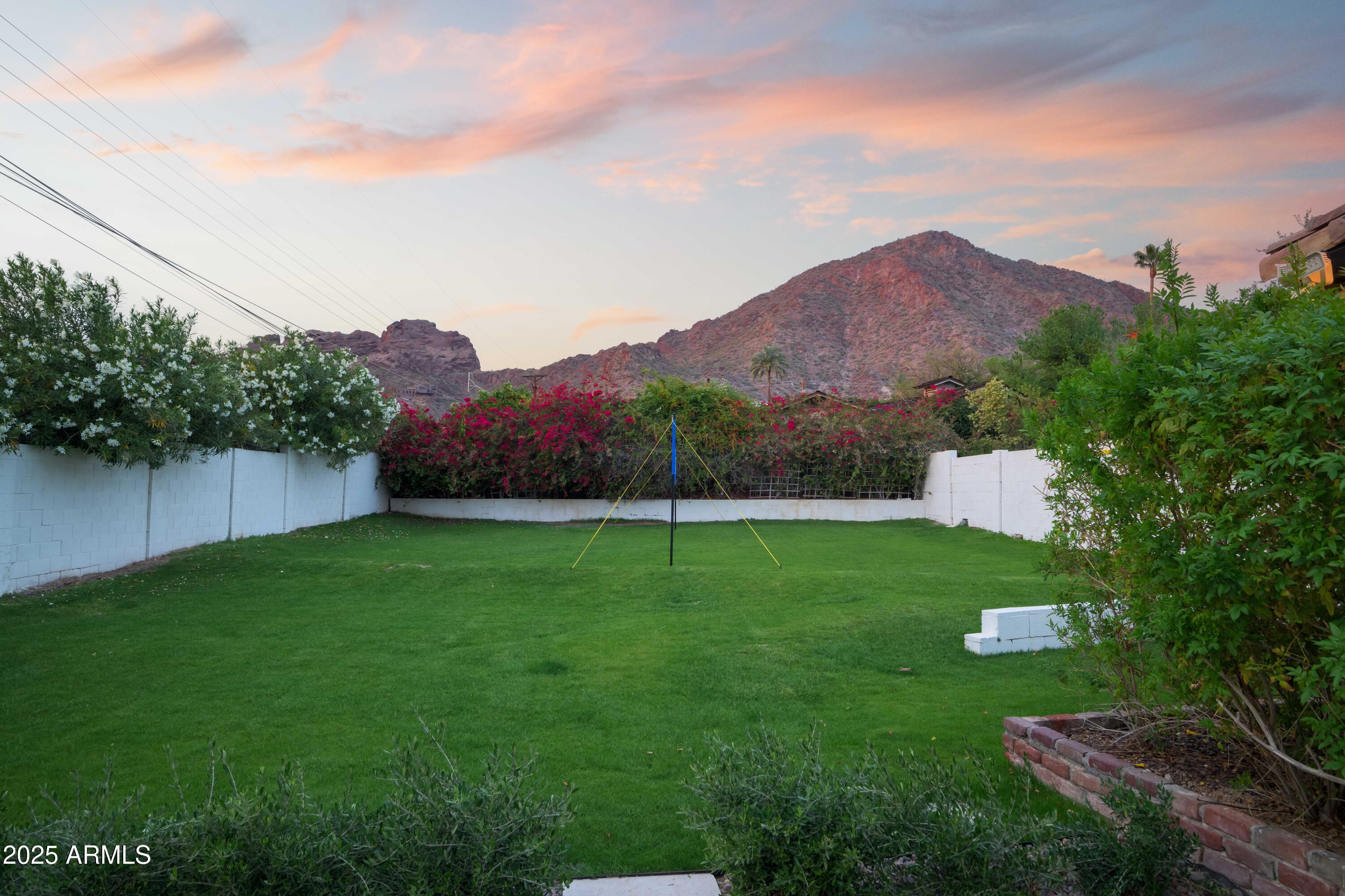 4616 N ROYAL PALM Circle