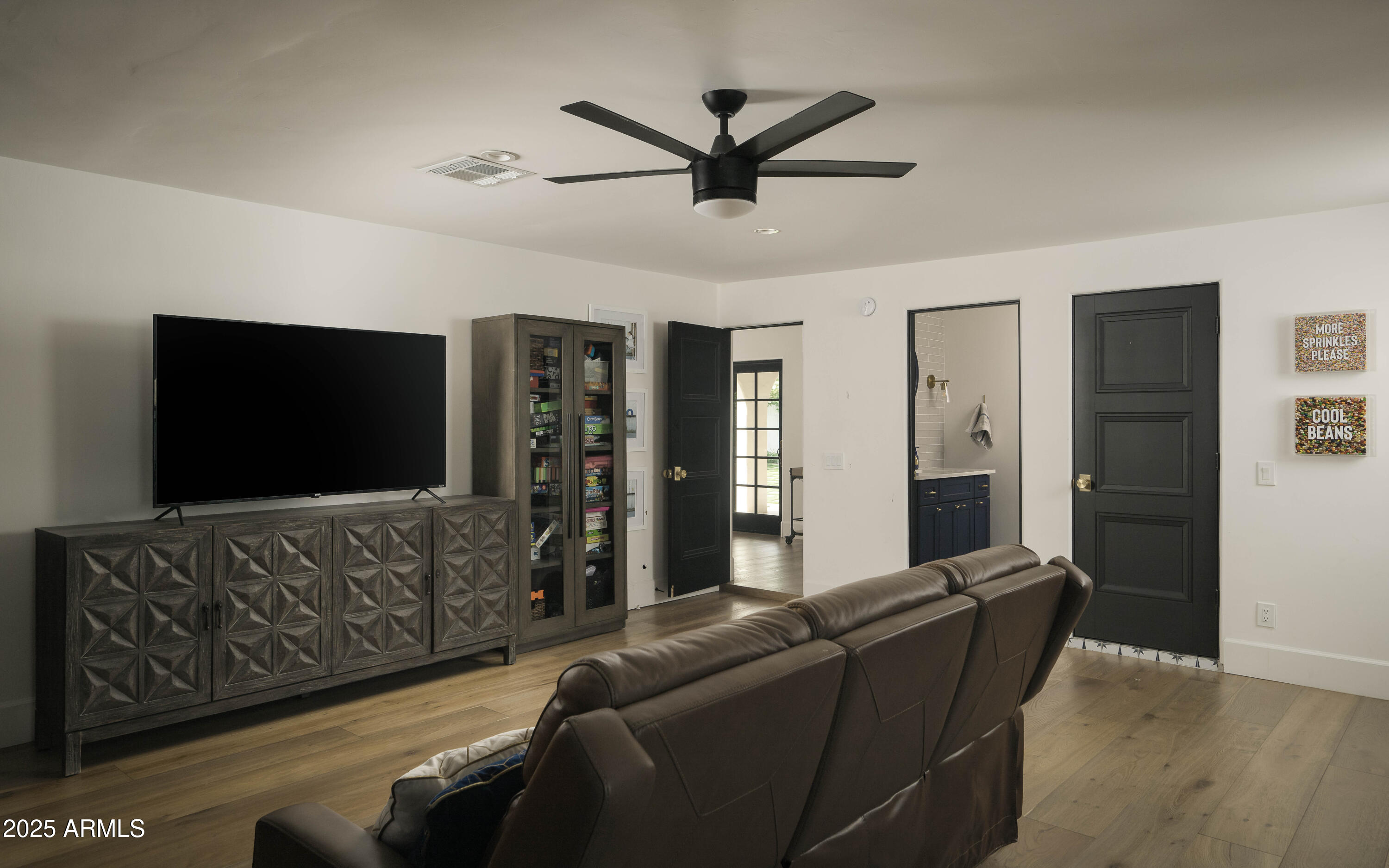 4616 N ROYAL PALM Circle