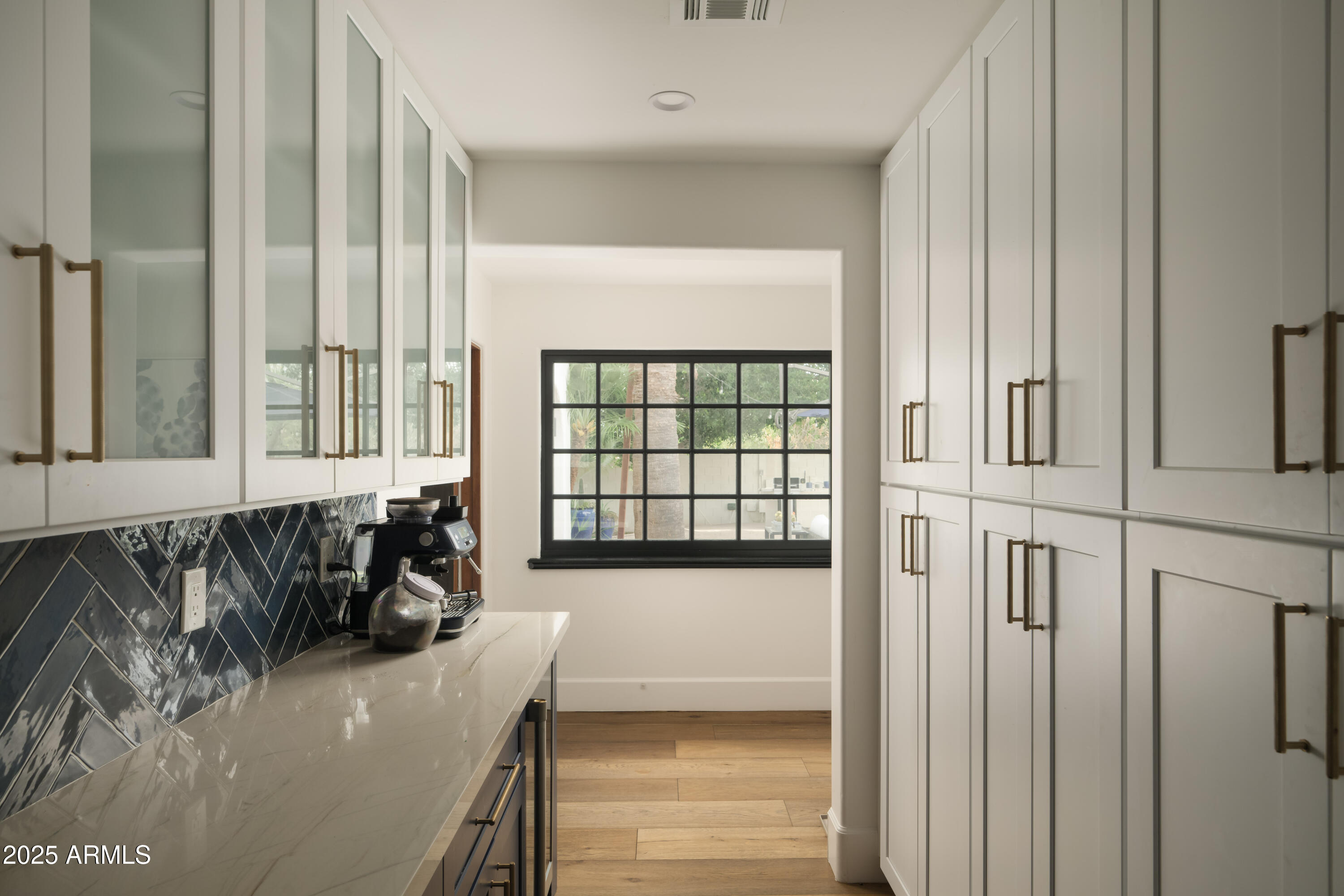 4616 N ROYAL PALM Circle