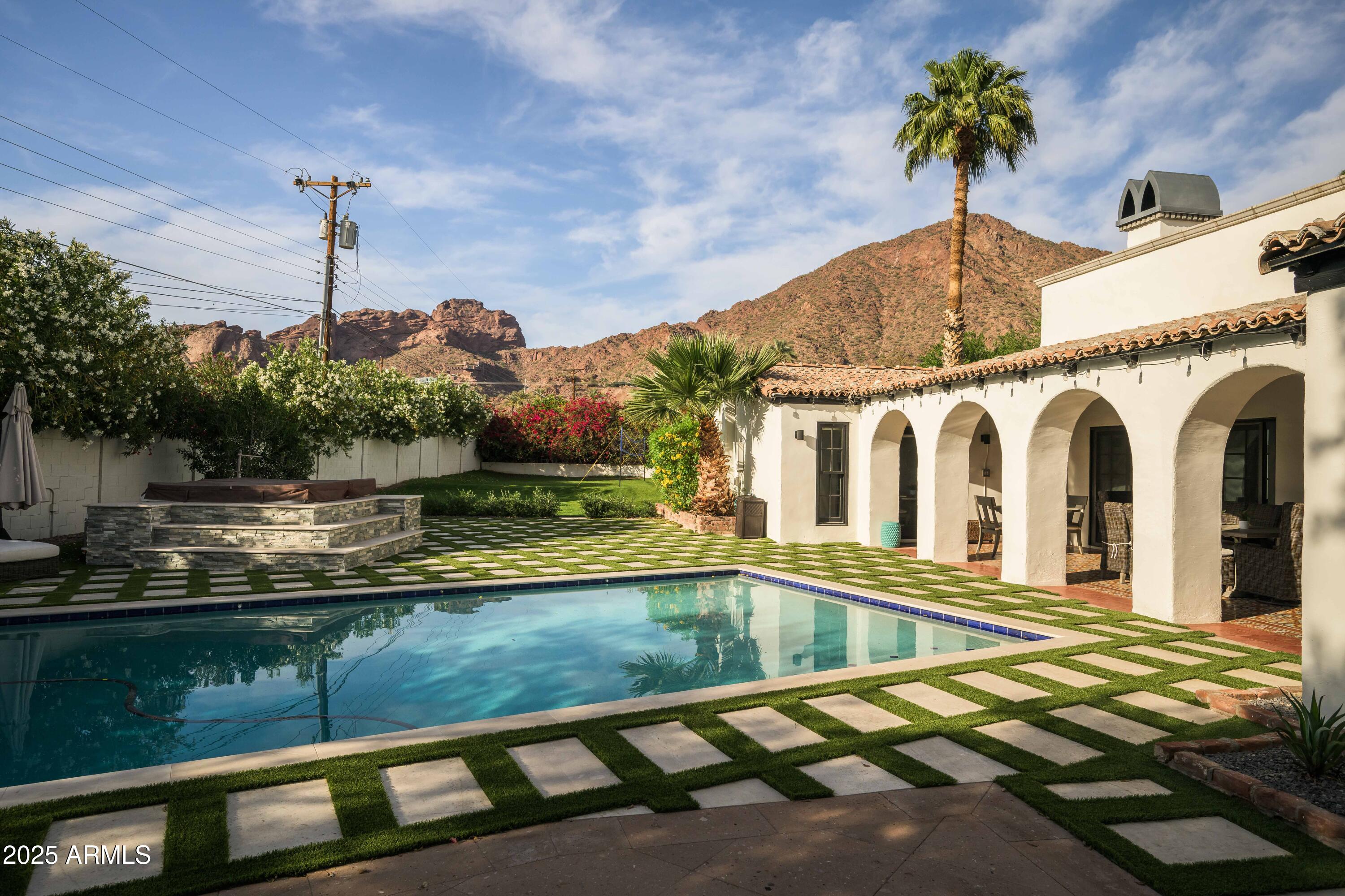 4616 N ROYAL PALM Circle