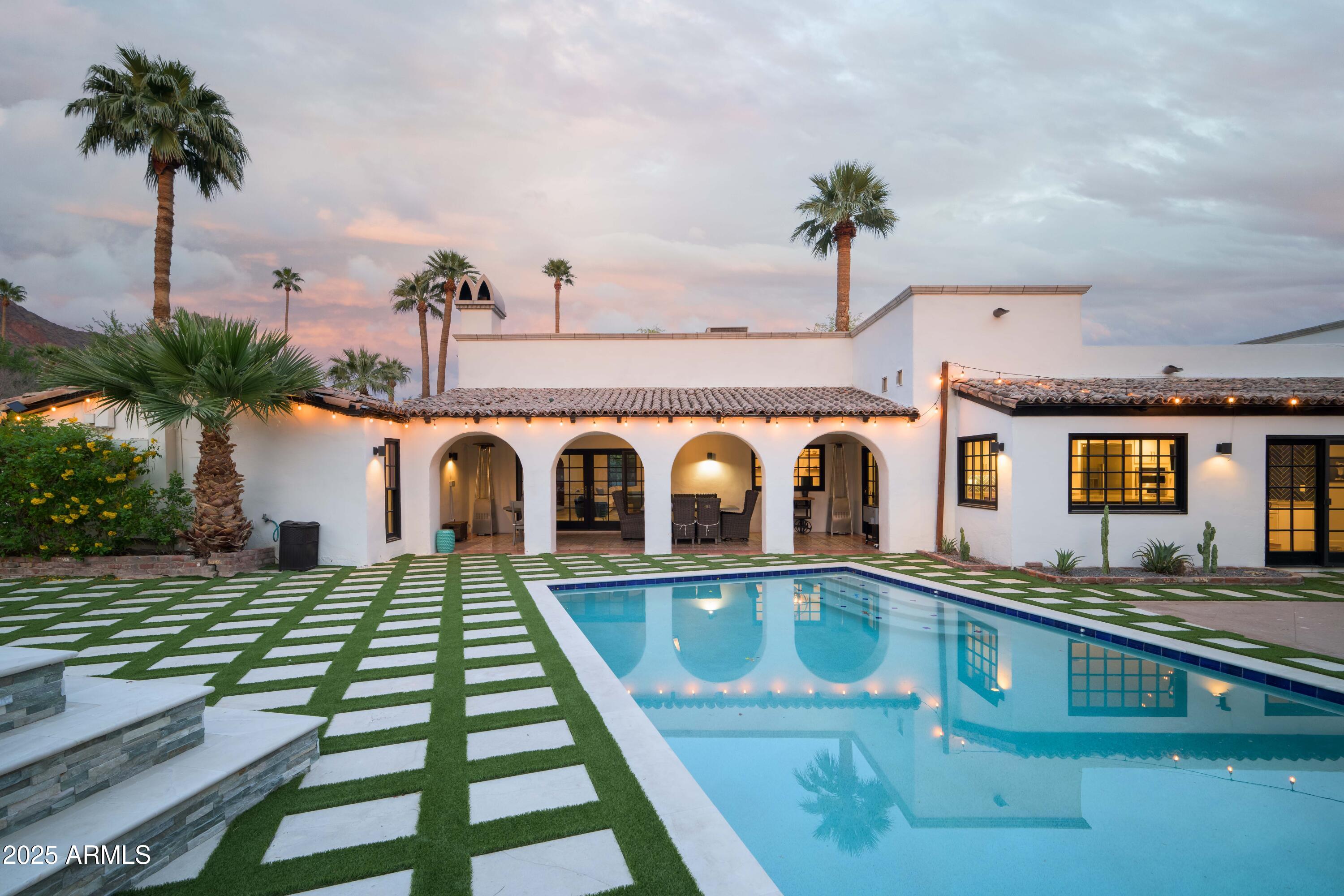 4616 N ROYAL PALM Circle