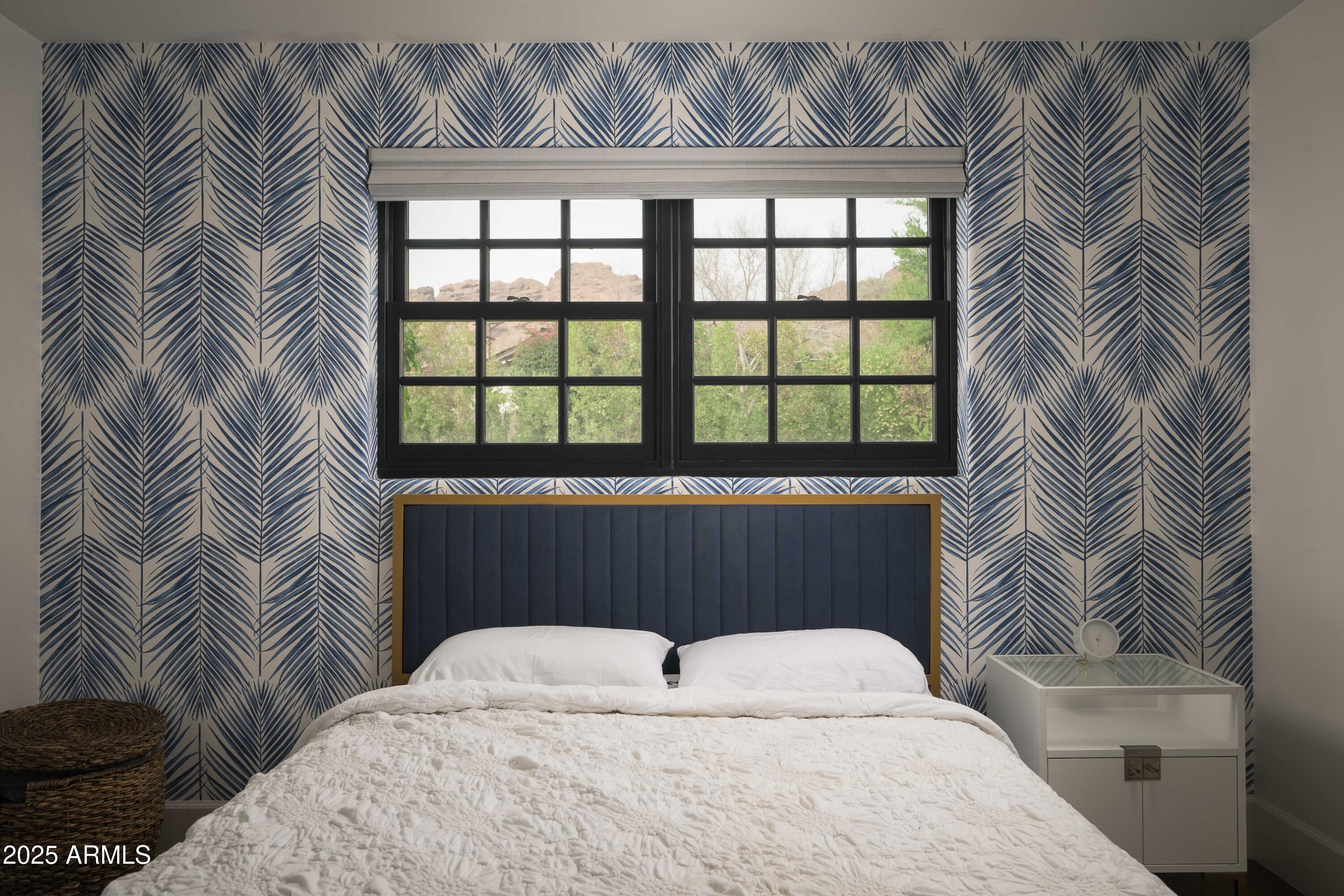 4616 N ROYAL PALM Circle