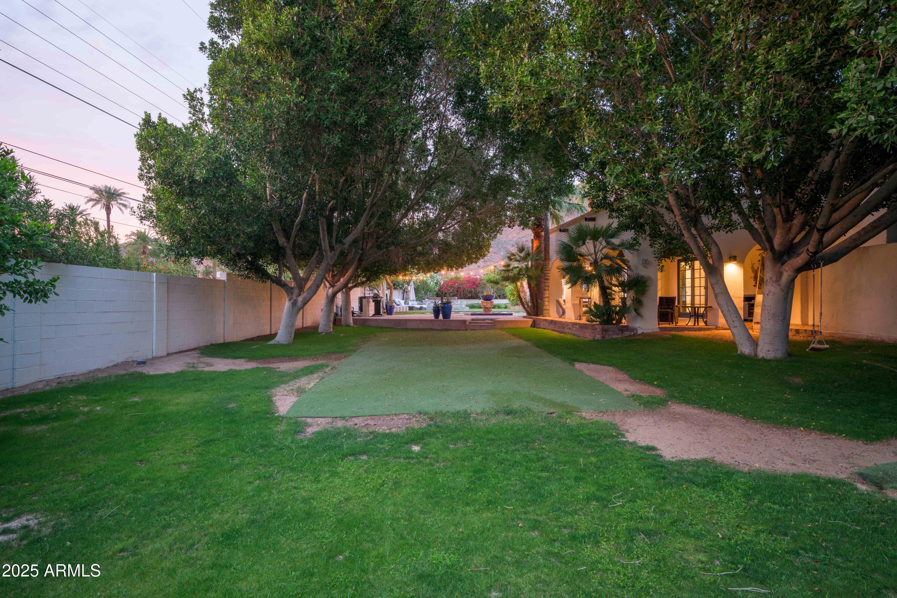 4616 N ROYAL PALM Circle