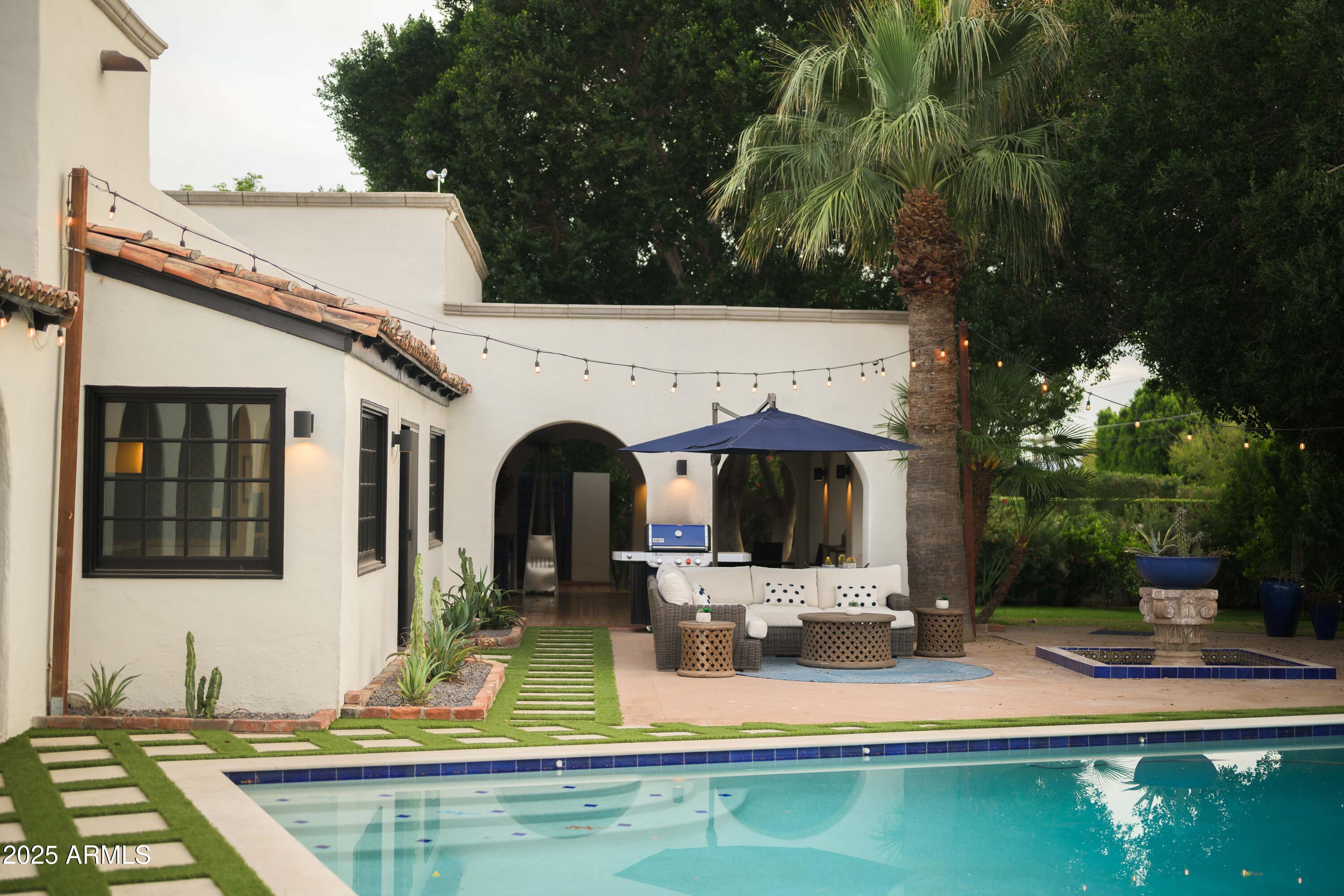 4616 N ROYAL PALM Circle