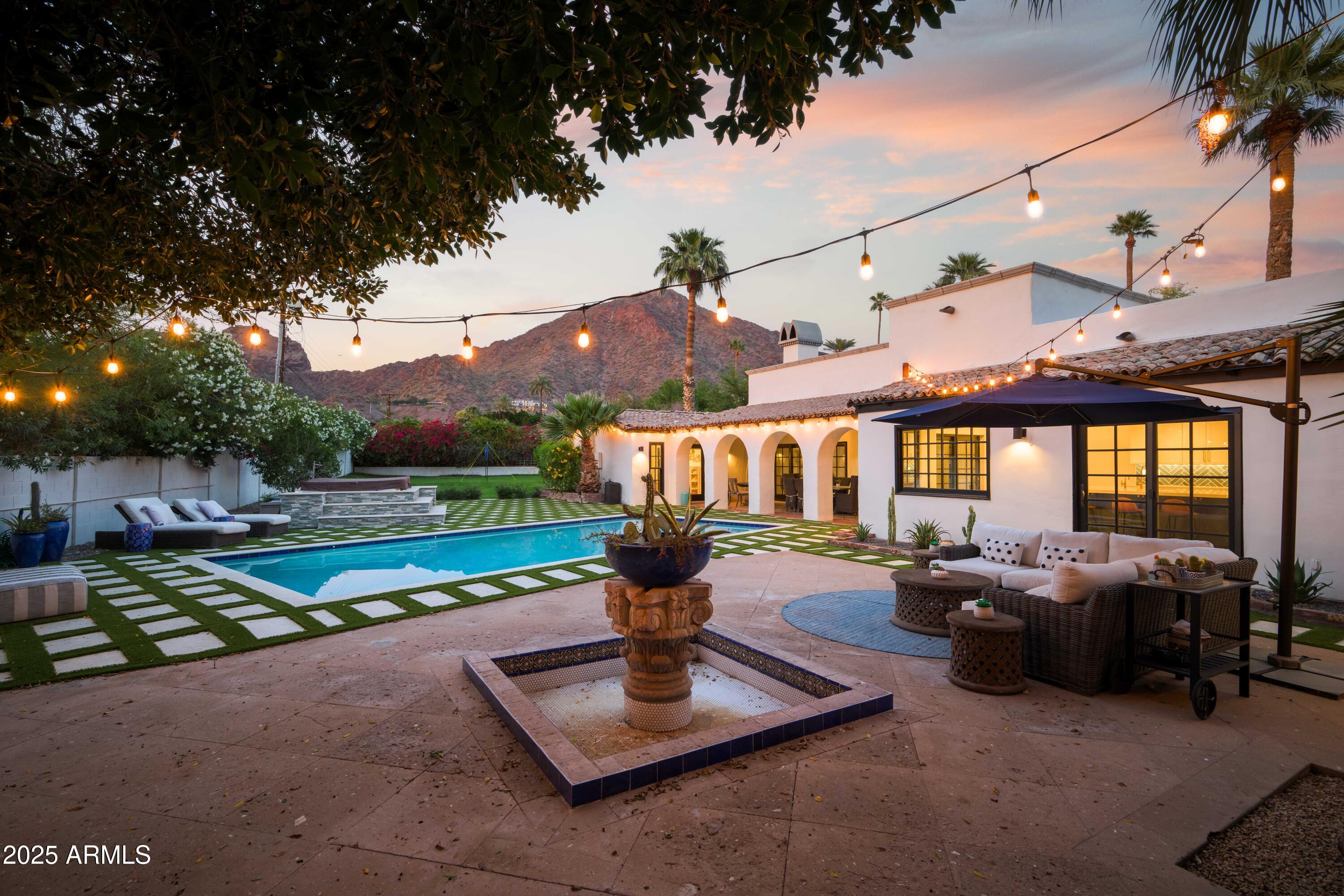 4616 N ROYAL PALM Circle