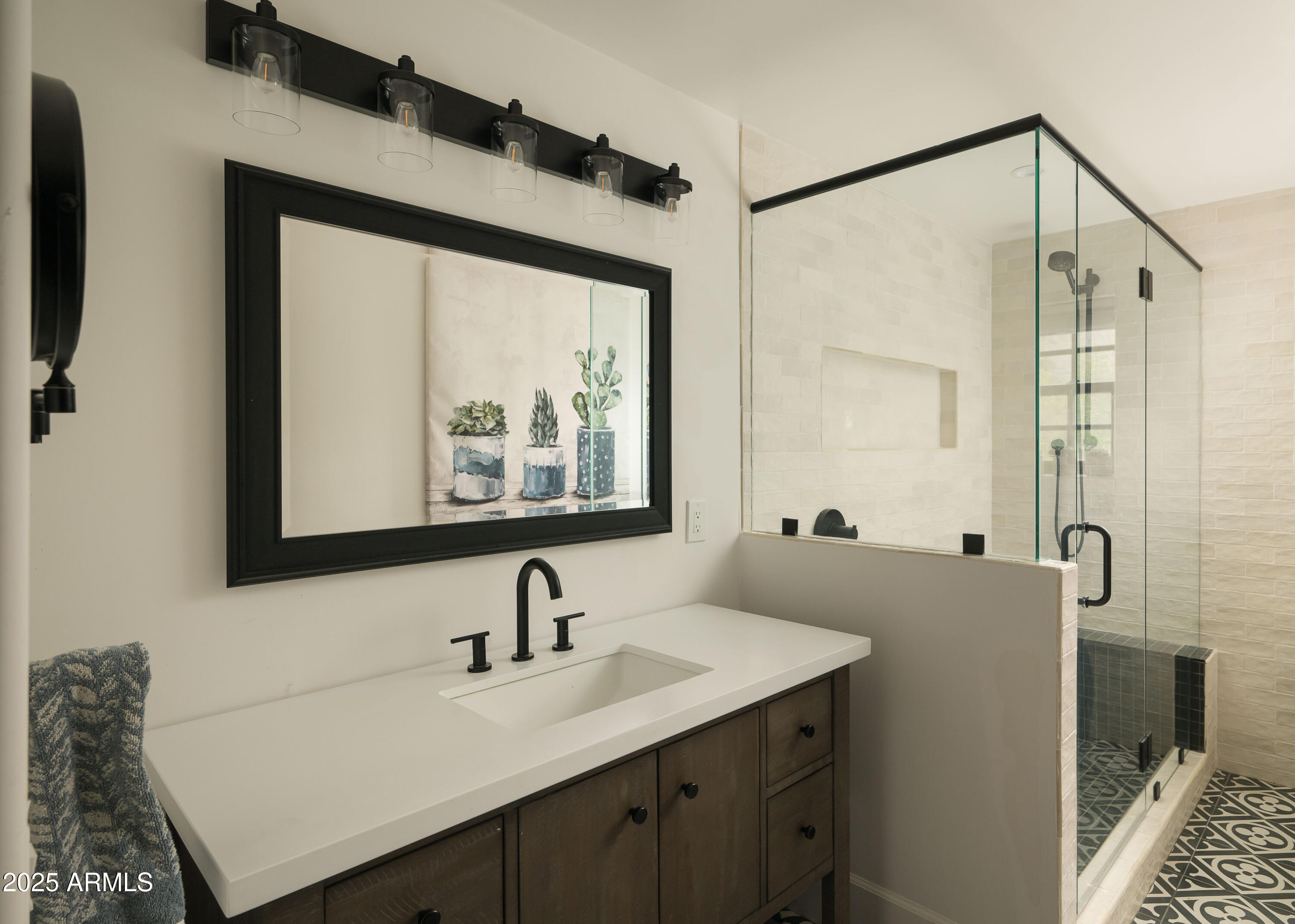 4616 N ROYAL PALM Circle