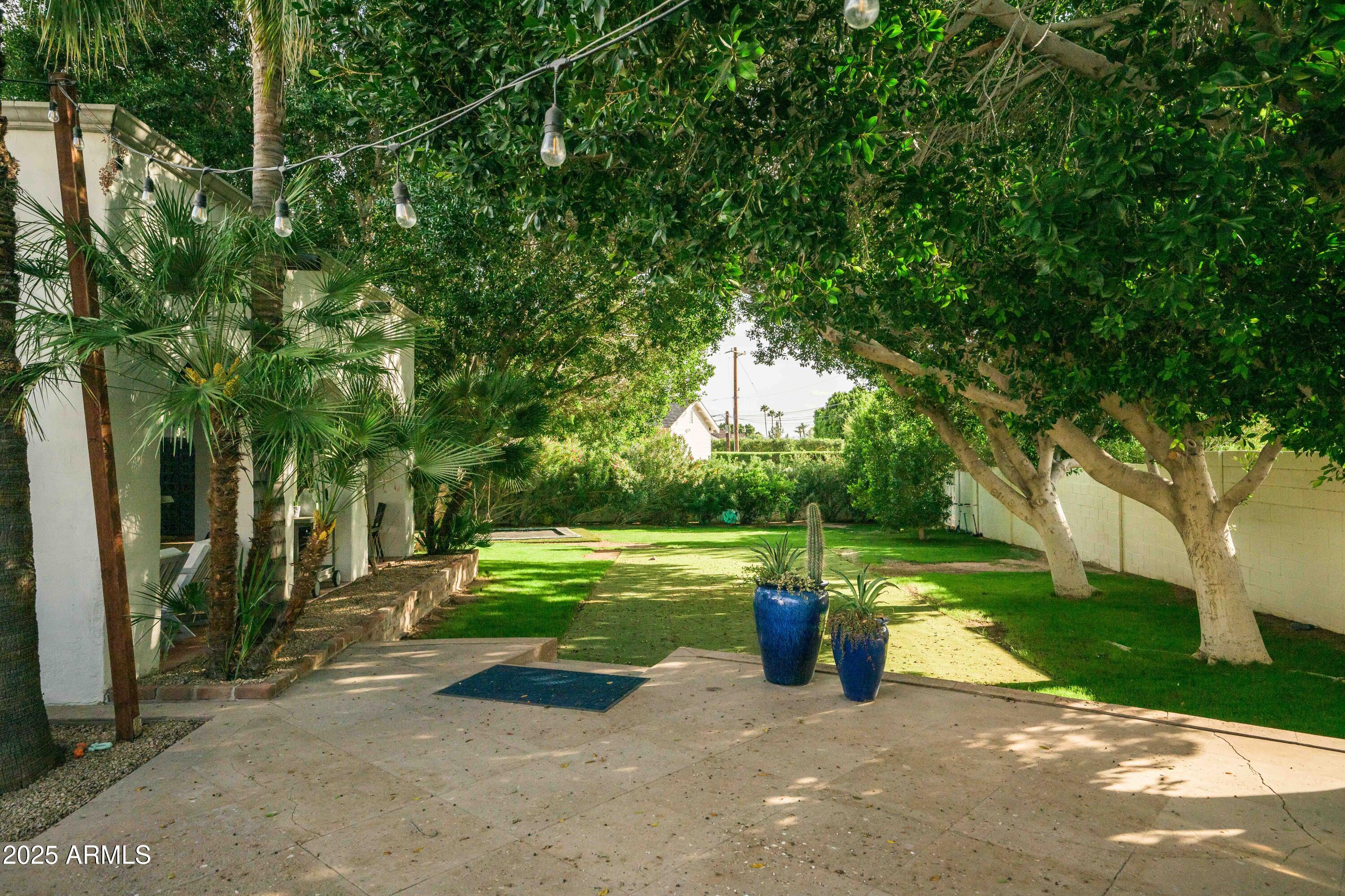 4616 N ROYAL PALM Circle