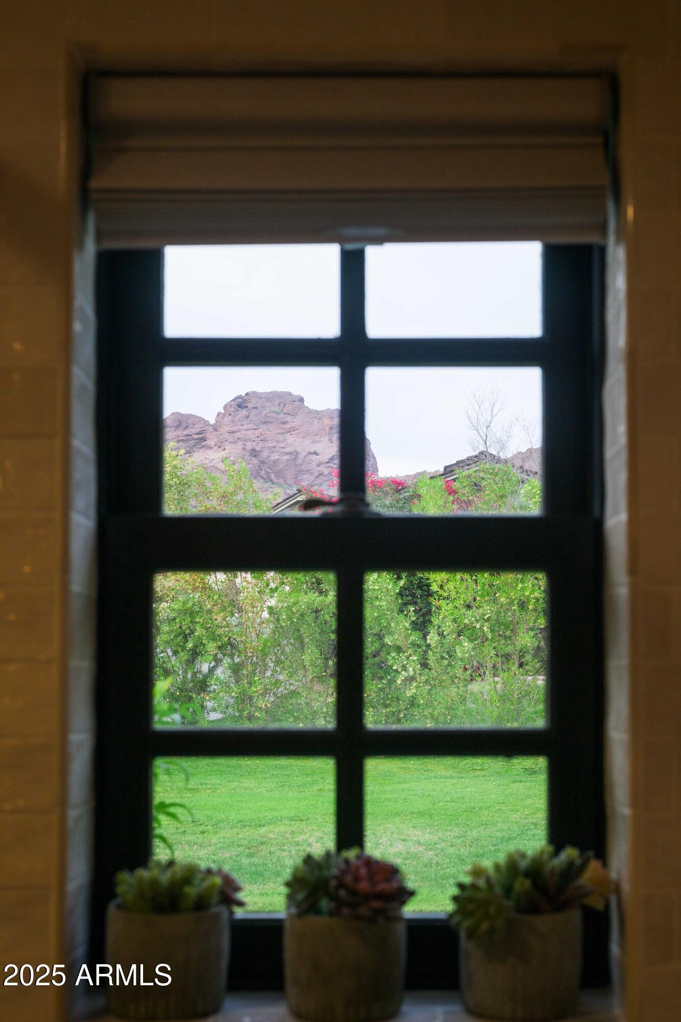 4616 N ROYAL PALM Circle