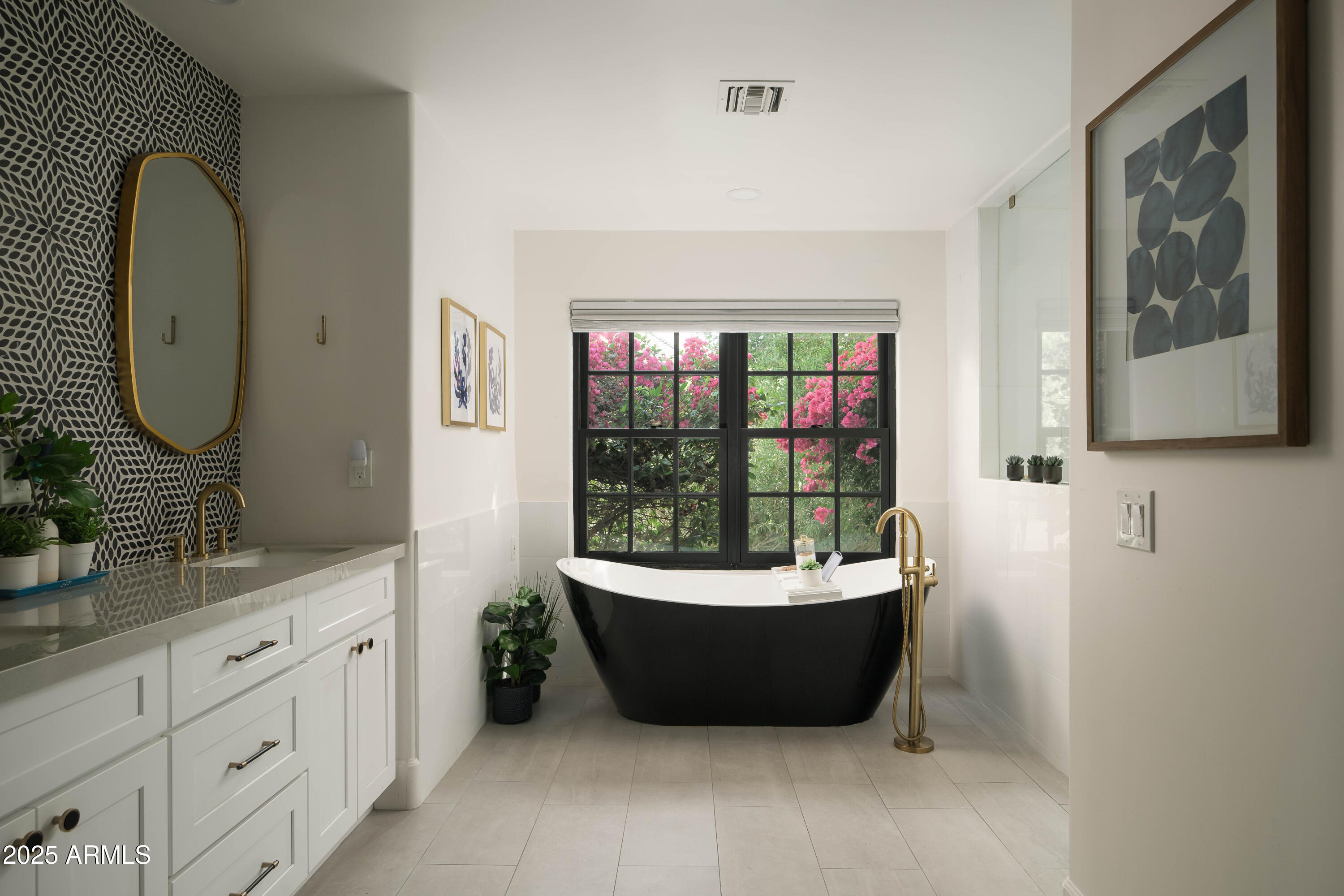 4616 N ROYAL PALM Circle