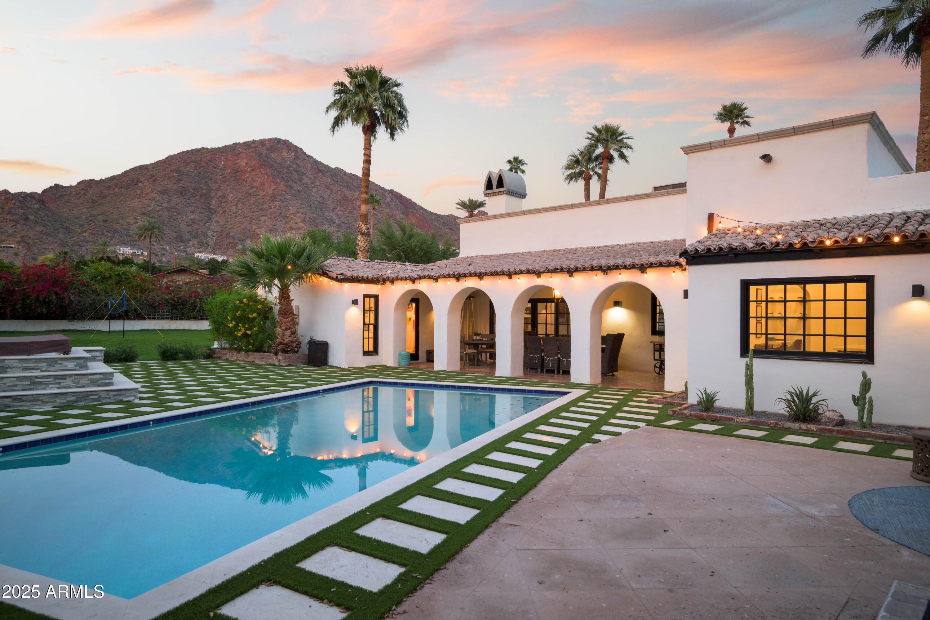 4616 N ROYAL PALM Circle