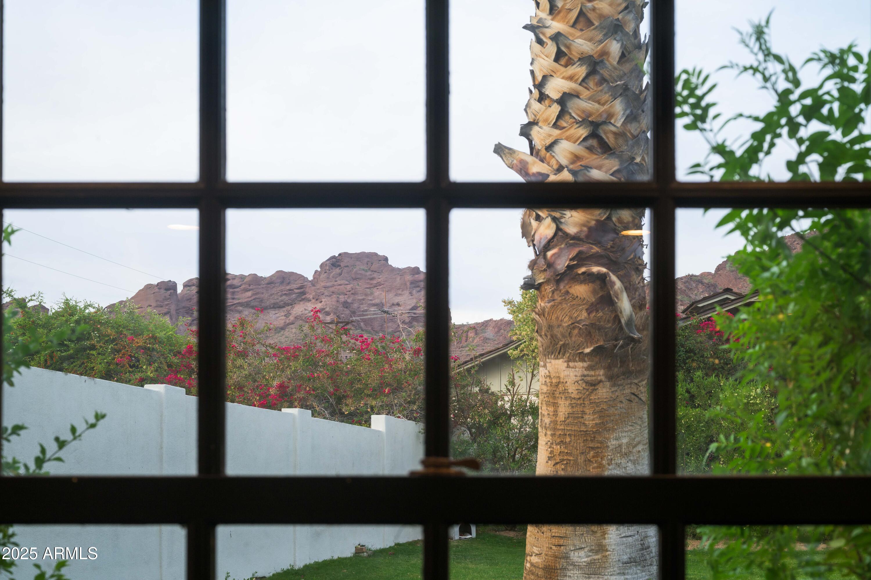 4616 N ROYAL PALM Circle