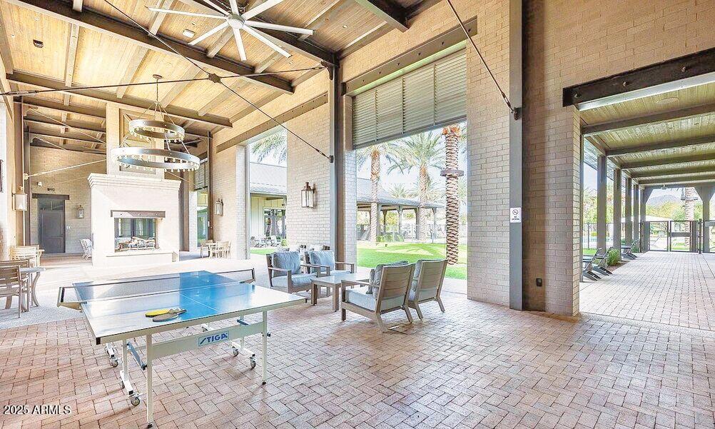 1949 W Kinfield Trail