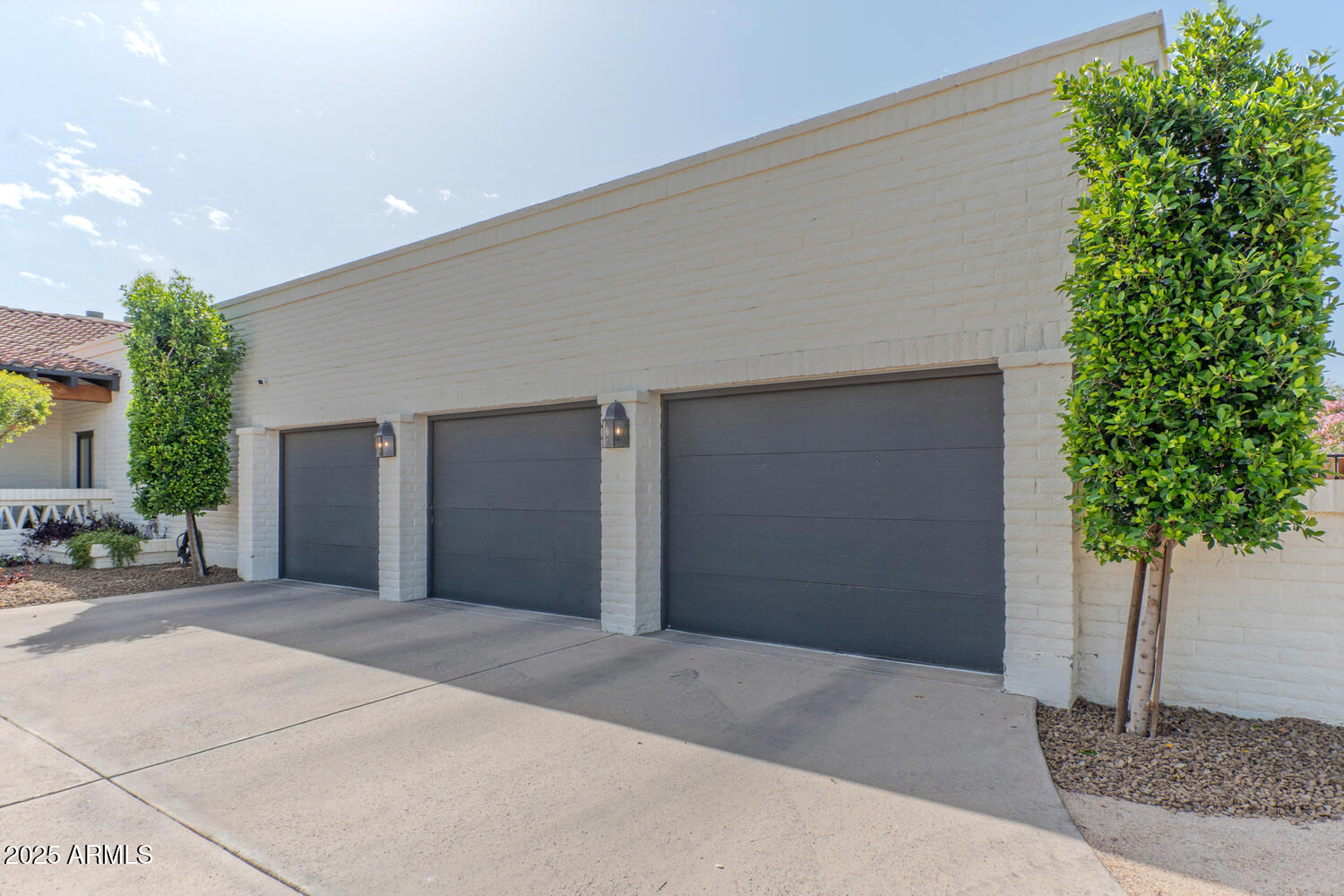 4617 E ELMWOOD Circle