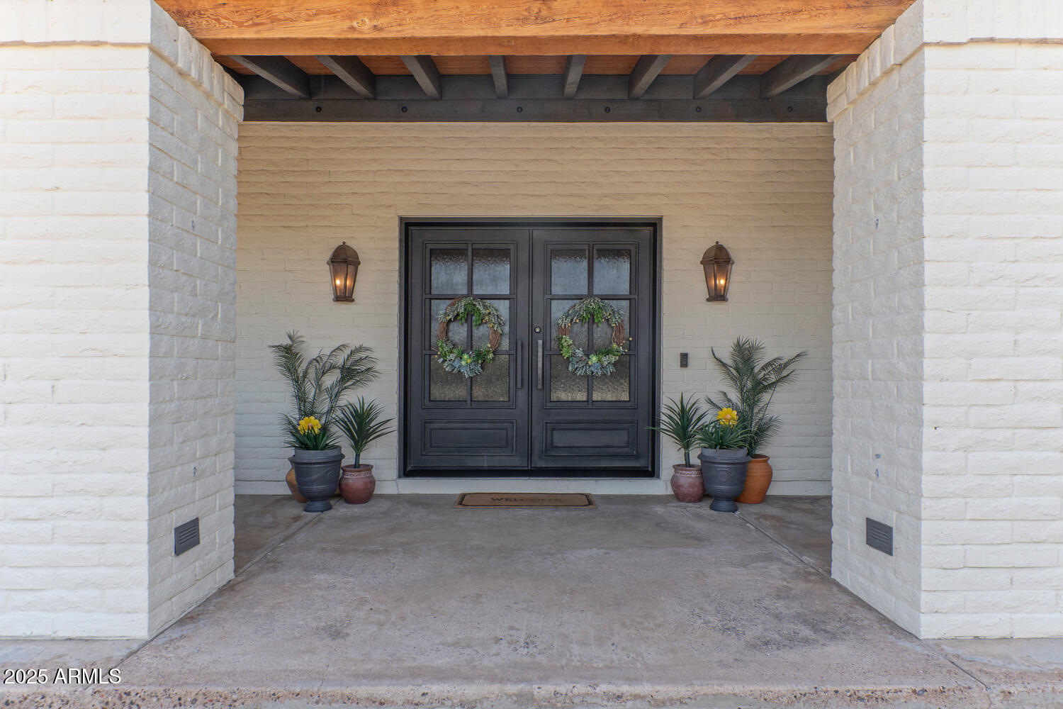 4617 E ELMWOOD Circle