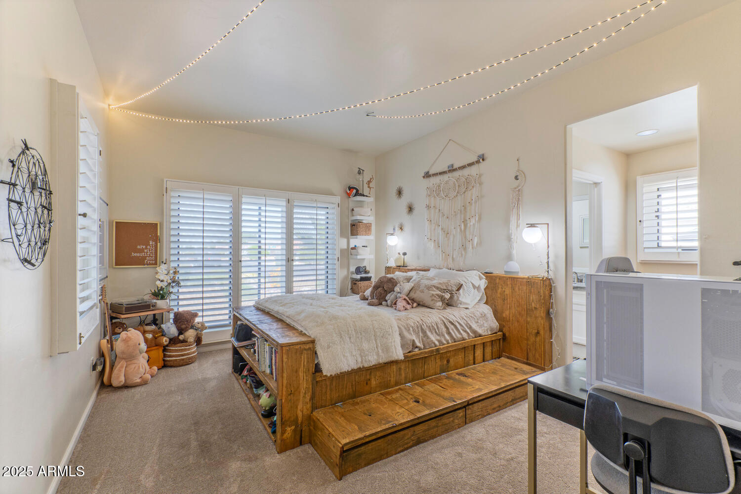 4617 E ELMWOOD Circle