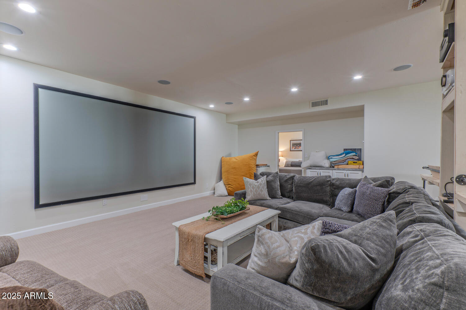 4617 E ELMWOOD Circle