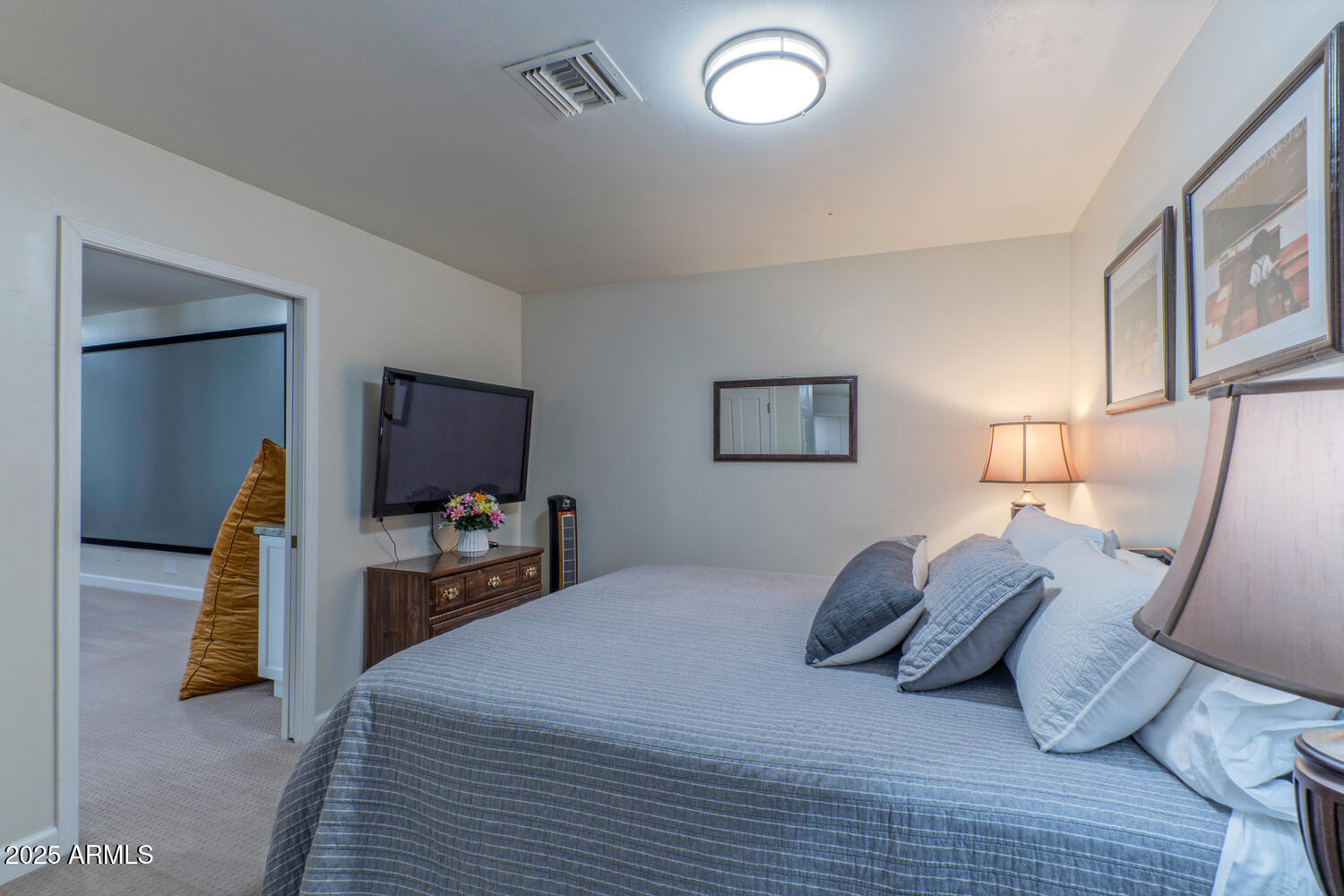 4617 E ELMWOOD Circle