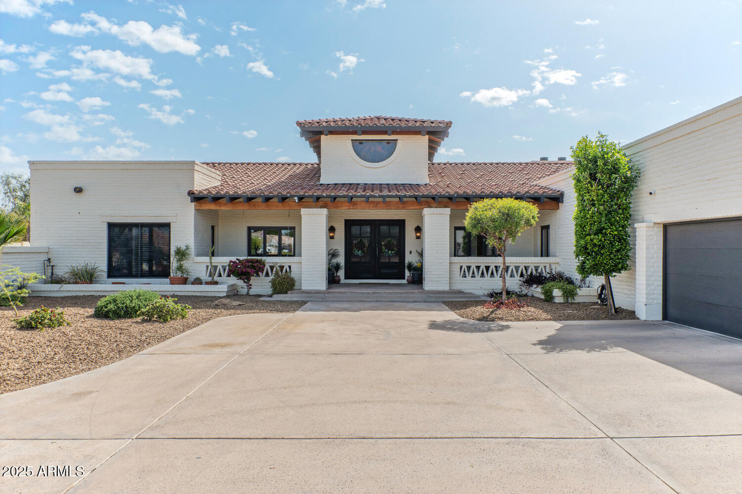 4617 E ELMWOOD Circle