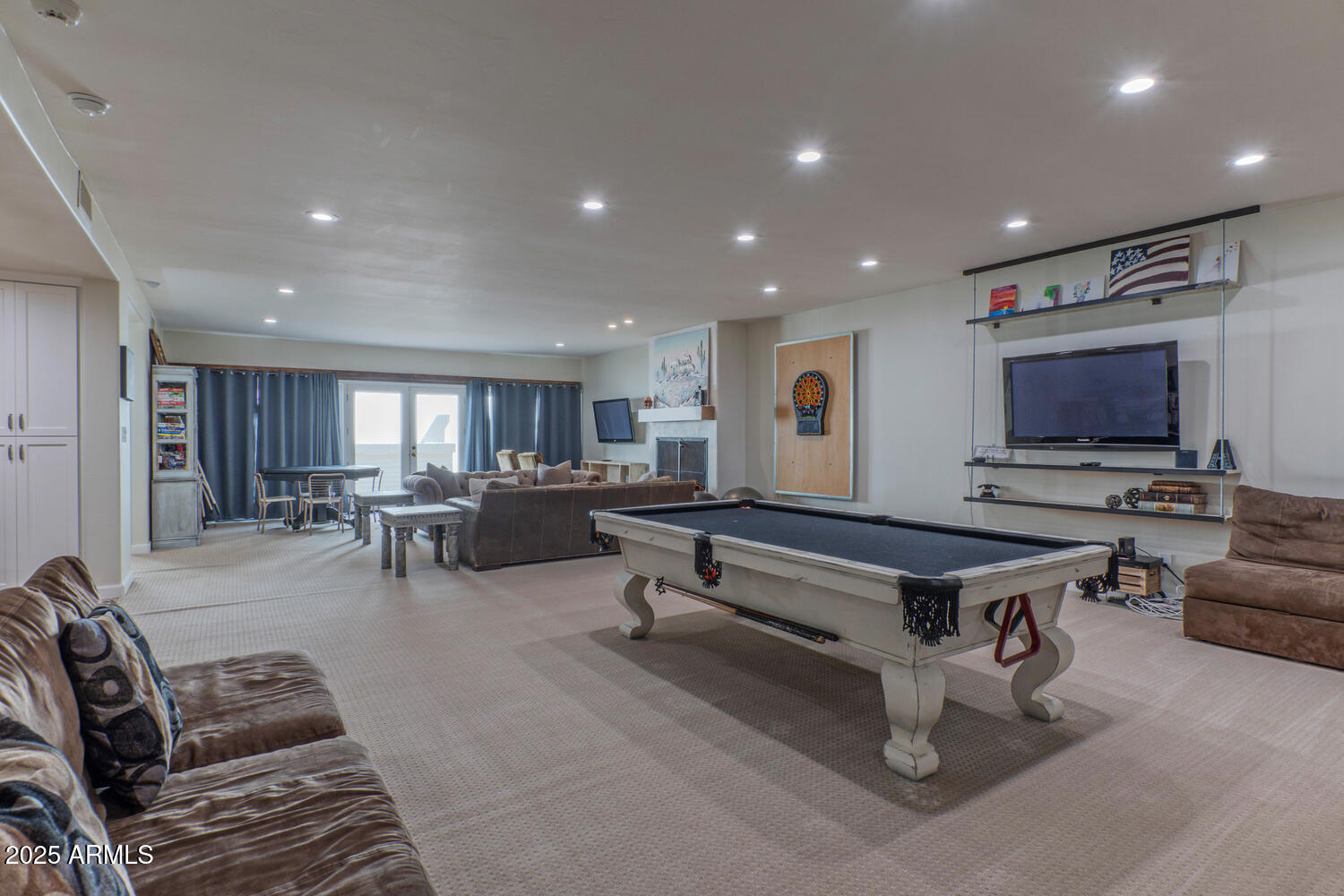 4617 E ELMWOOD Circle