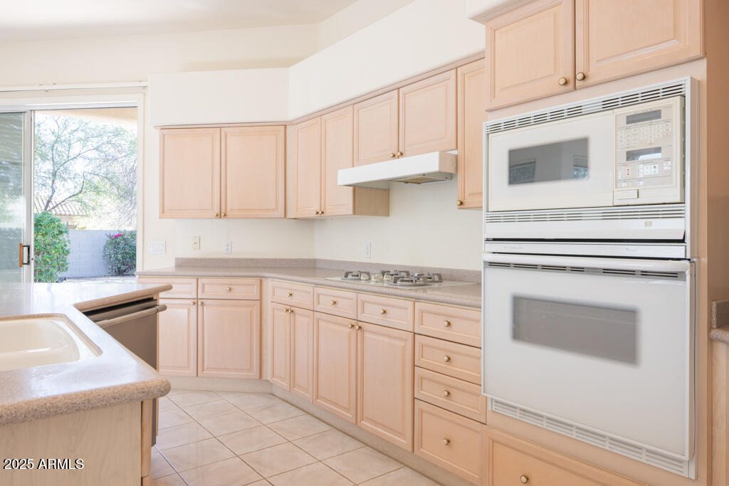 7979 E Princess Drive, 6